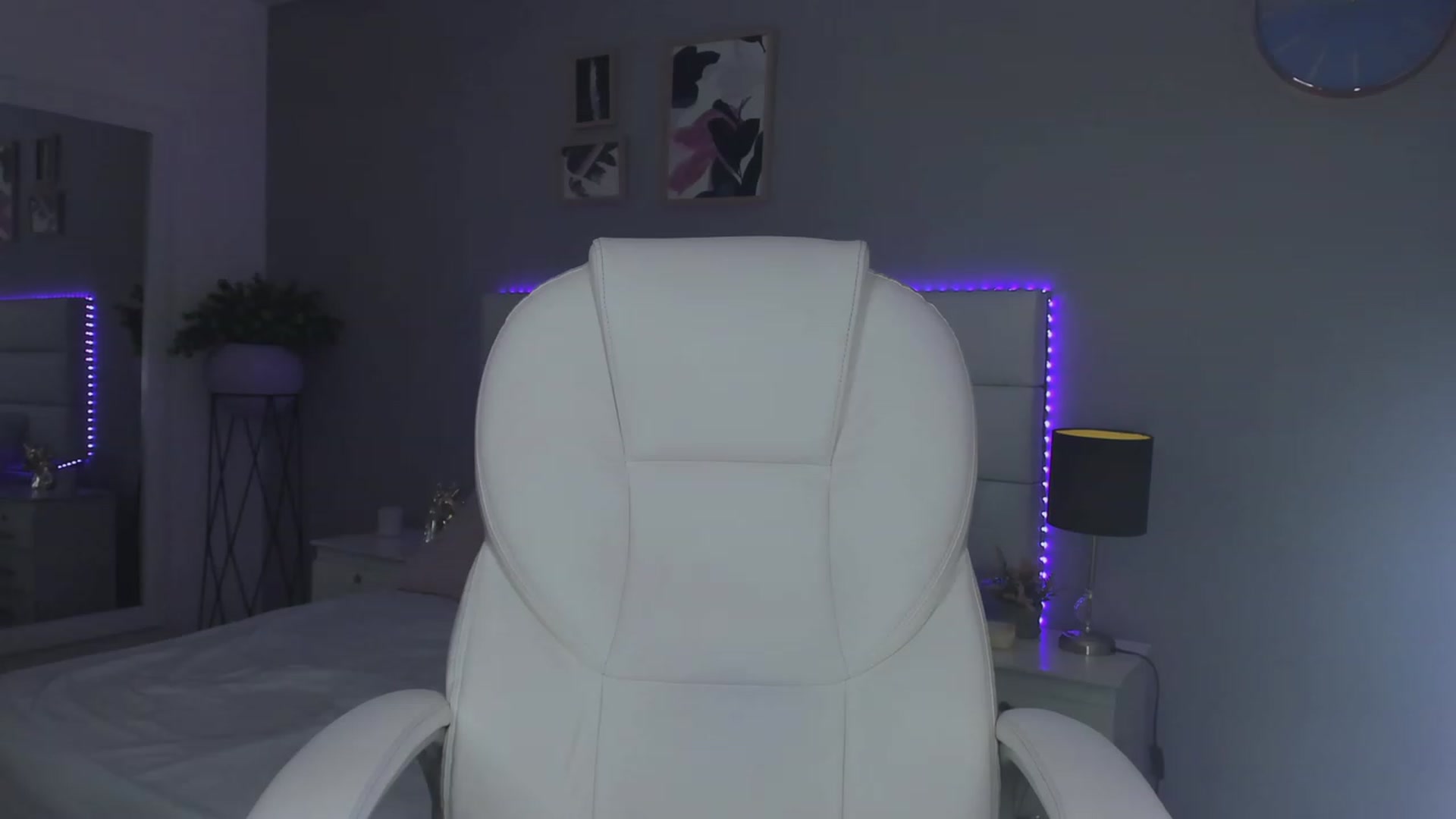 Gallery image thumbnail from Sabrinarey_'s myfreecams stream on, 11/21/2022, 21:43 image 7 of 20