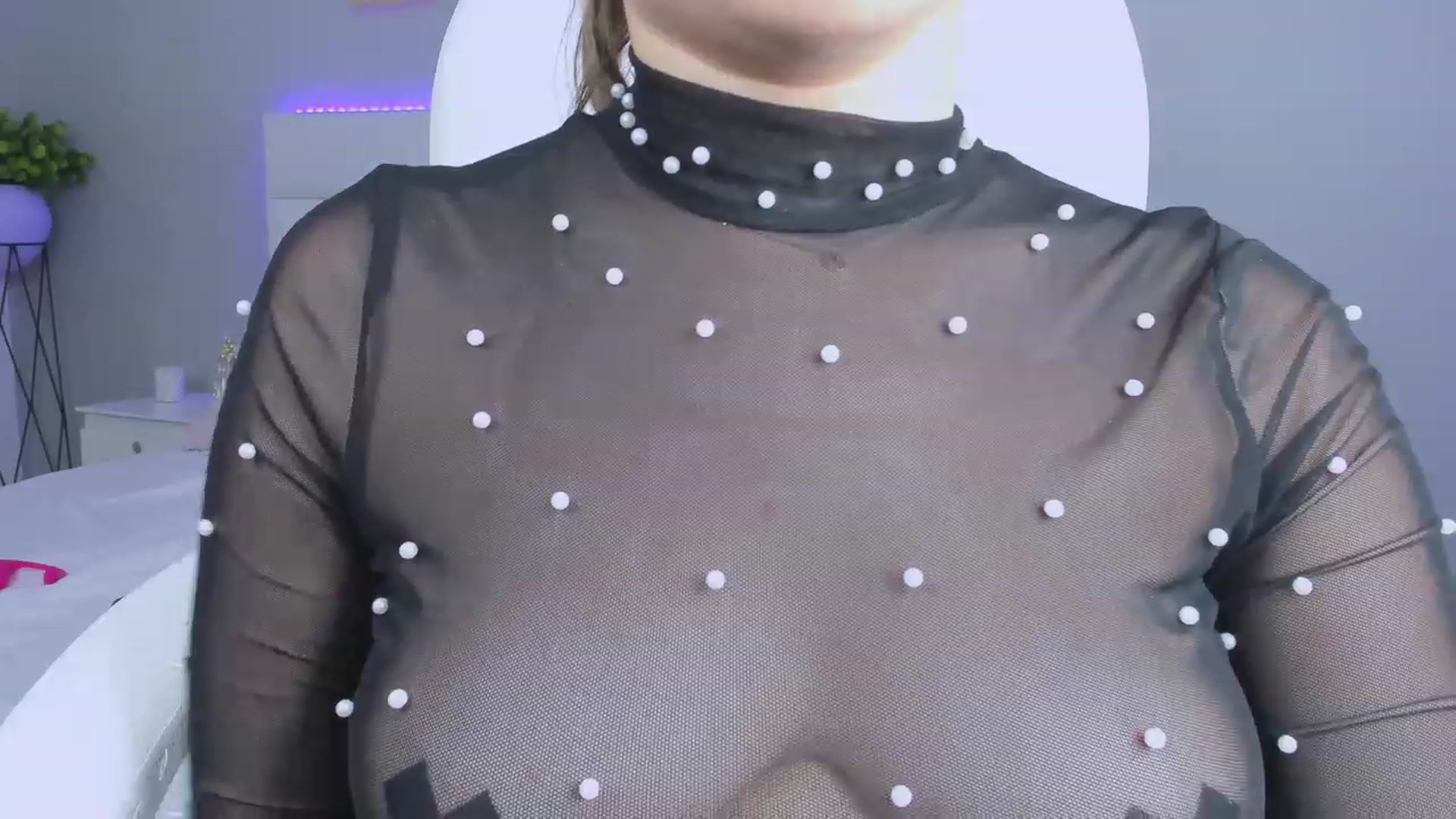 Gallery image thumbnail from Sabrinarey_'s myfreecams stream on, 11/22/2022, 24:43 image 18 of 20