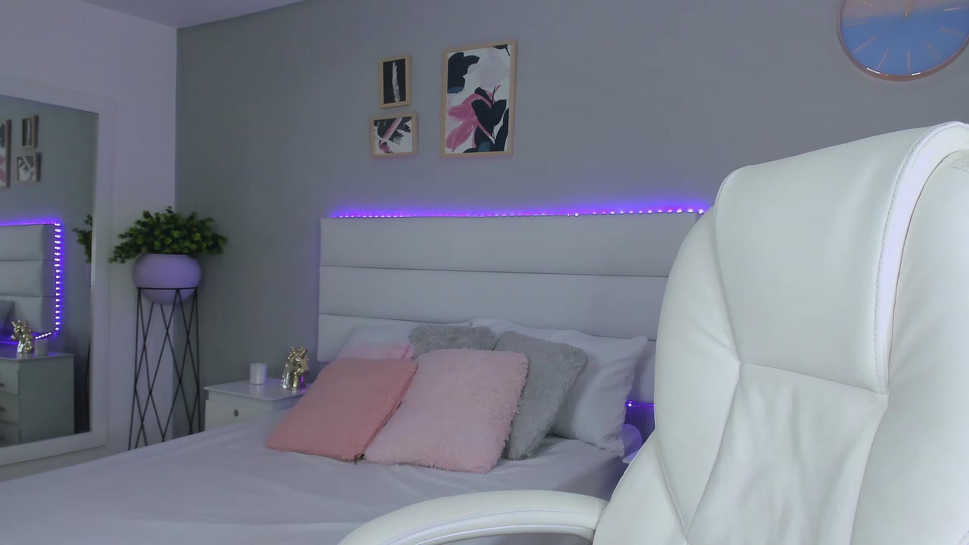 Gallery image thumbnail from Sabrinarey_'s myfreecams stream on, 11/22/2022, 20:14 image 13 of 20