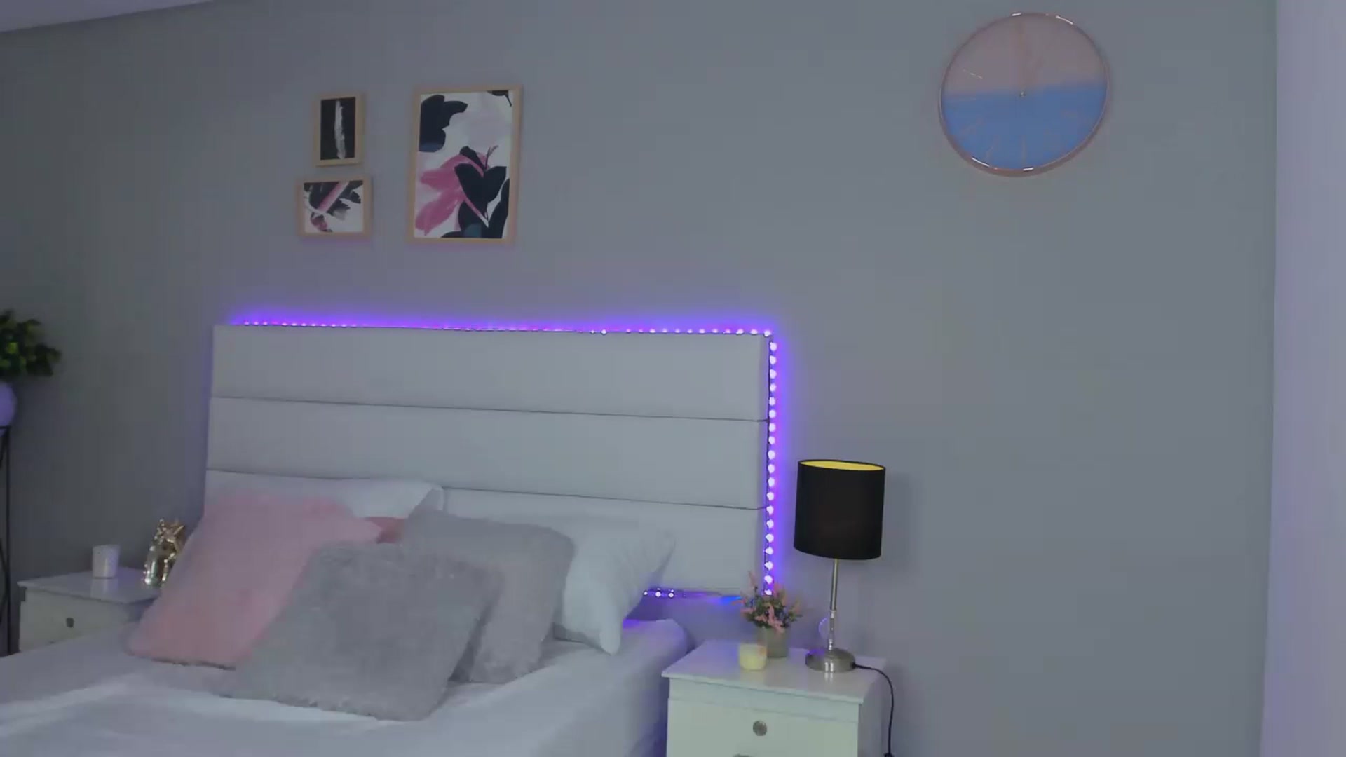Gallery image thumbnail from Sabrinarey_'s myfreecams stream on, 11/23/2022, 21:24 image 16 of 20
