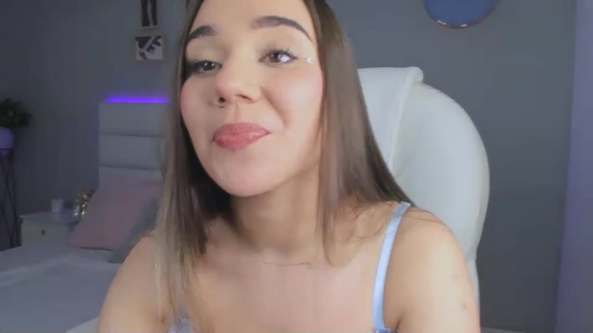 Gallery image thumbnail from Sabrinarey_'s myfreecams stream on, 11/23/2022, 21:24 image 20 of 20
