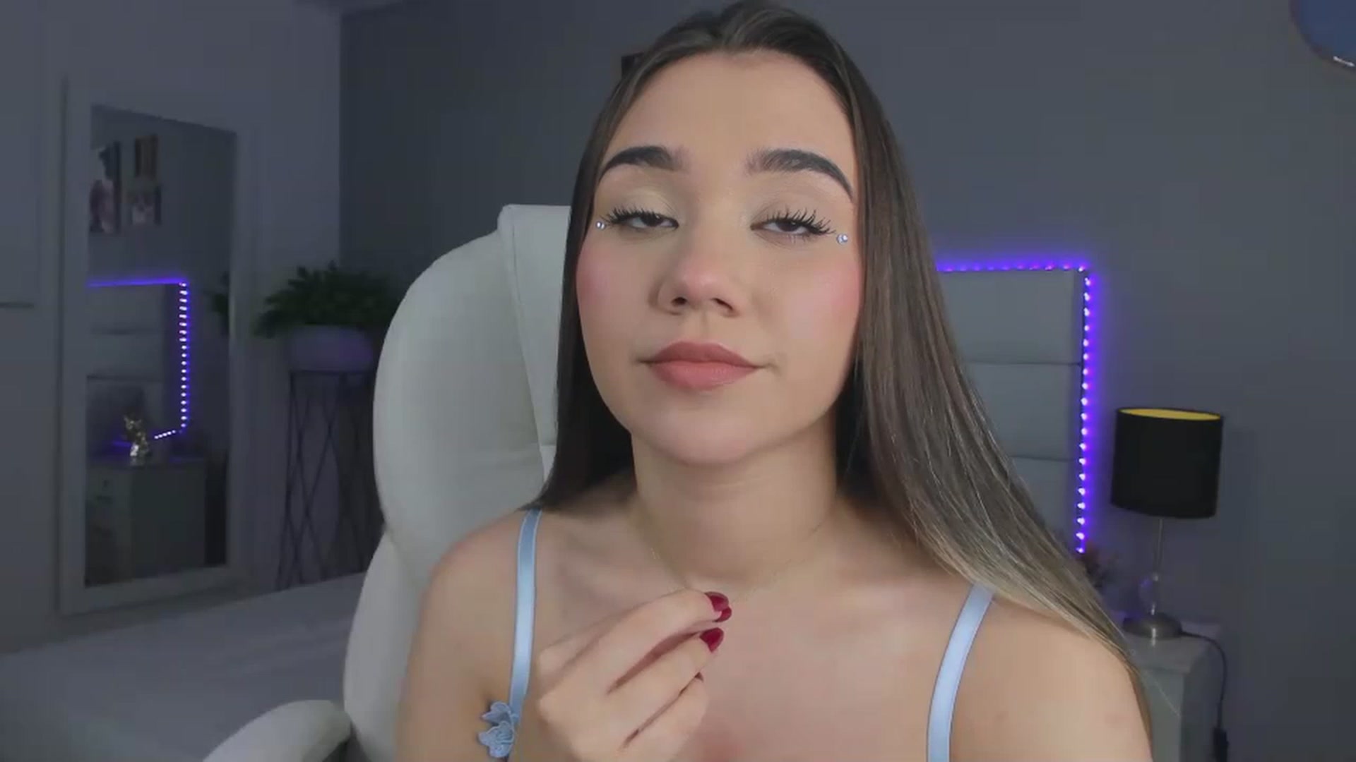 Gallery image thumbnail from Sabrinarey_'s myfreecams stream on, 11/23/2022, 22:33 image 4 of 20