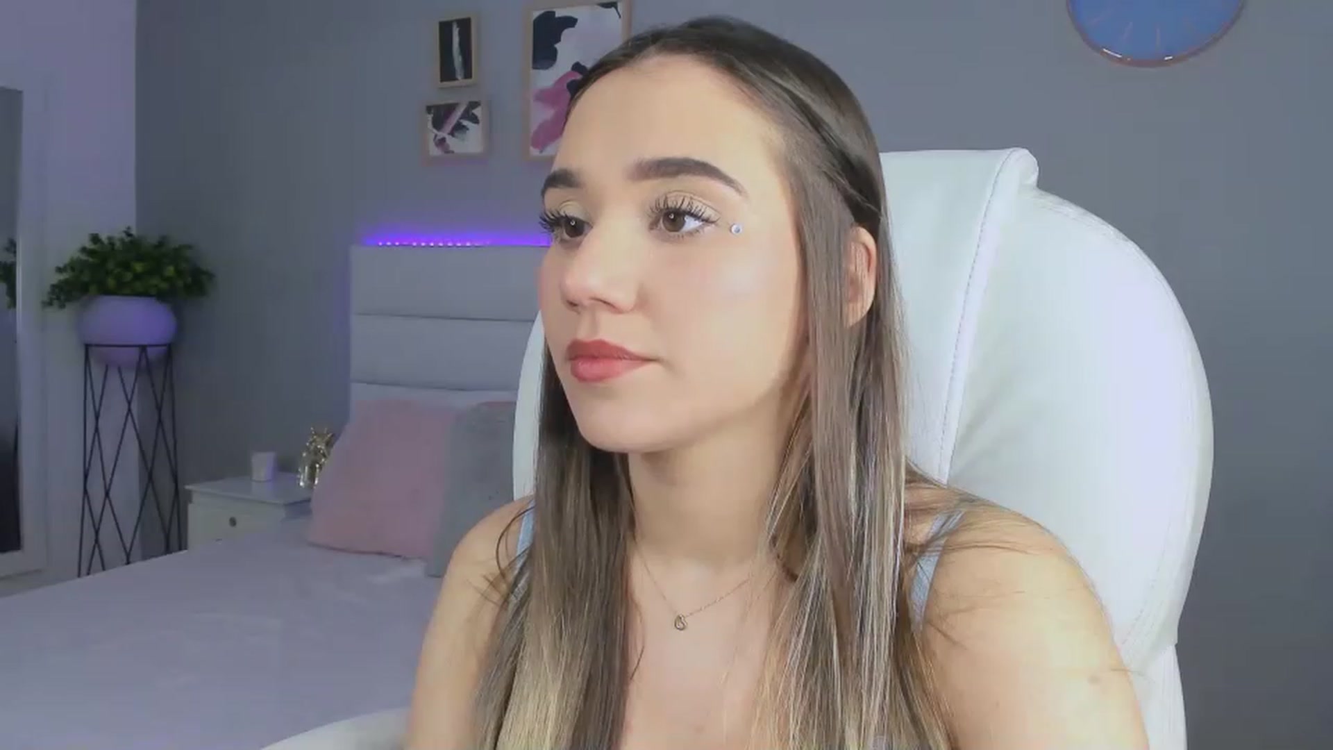 Gallery image thumbnail from Sabrinarey_'s myfreecams stream on, 11/24/2022, 01:33 image 20 of 20
