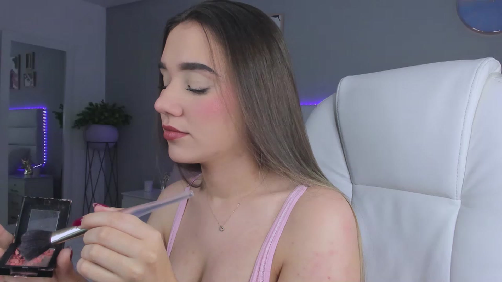 Gallery image thumbnail from Sabrinarey_'s myfreecams stream on, 11/24/2022, 21:24 image 18 of 20