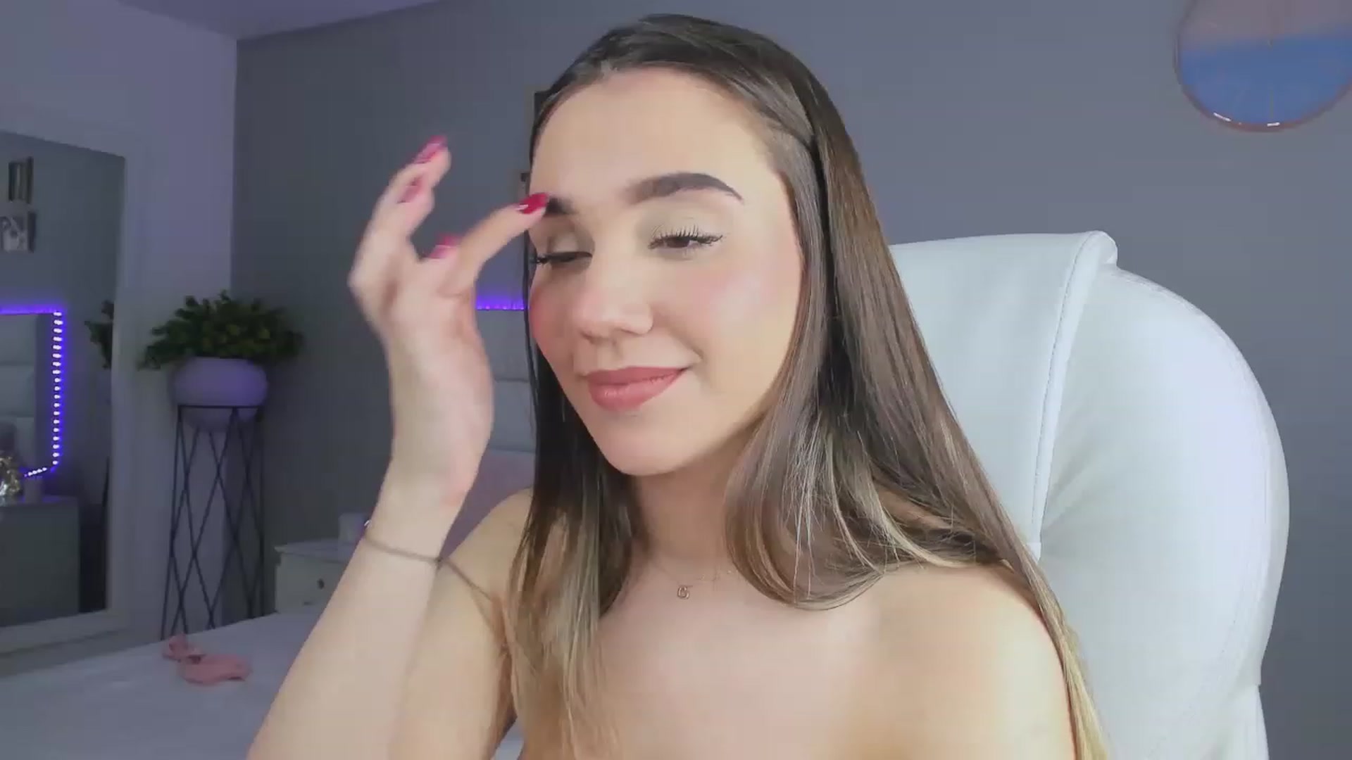 Gallery image thumbnail from Sabrinarey_'s myfreecams stream on, 11/24/2022, 22:23 image 18 of 20