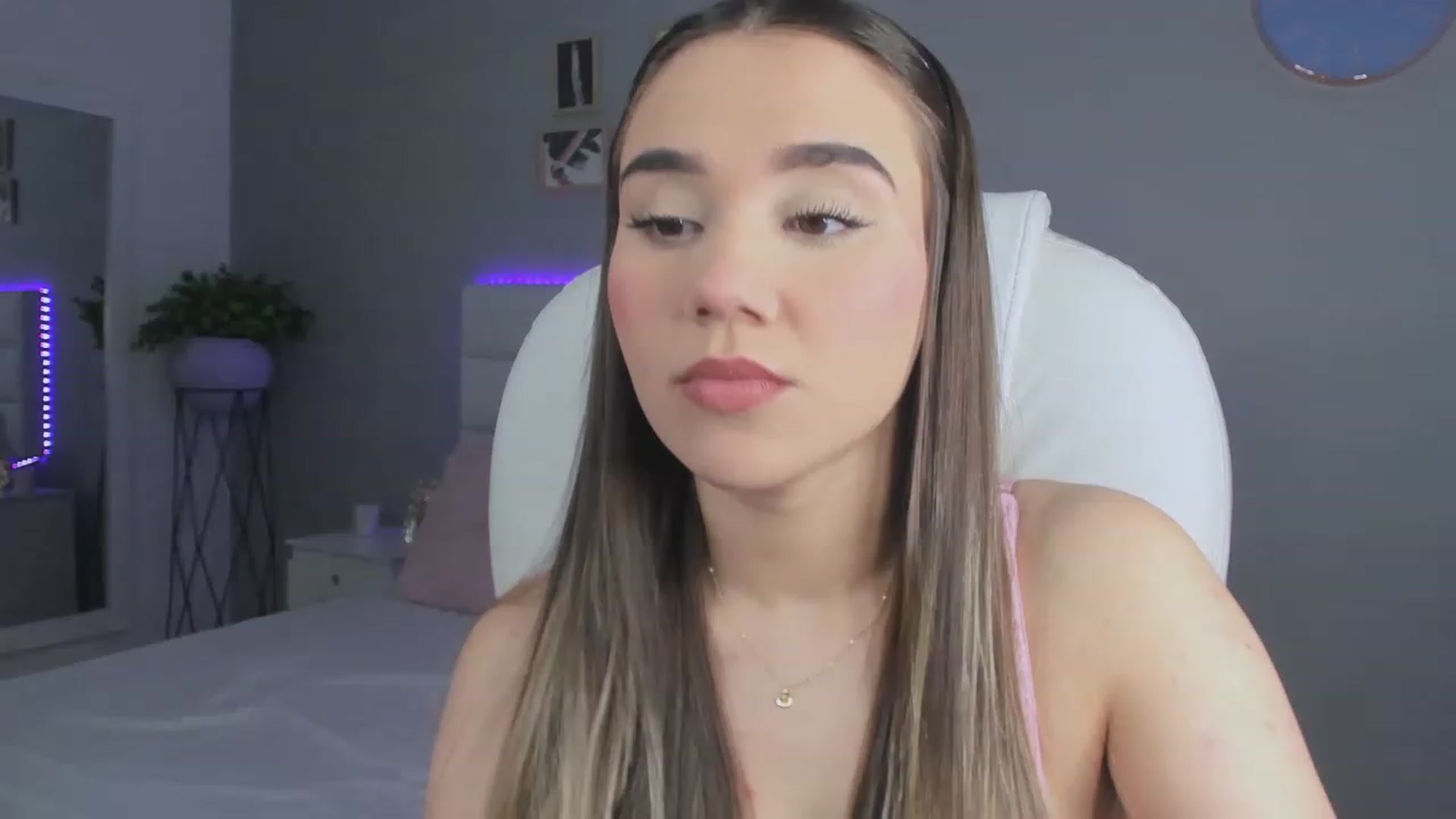 Gallery image thumbnail from Sabrinarey_'s myfreecams stream on, 11/24/2022, 23:24 image 20 of 20