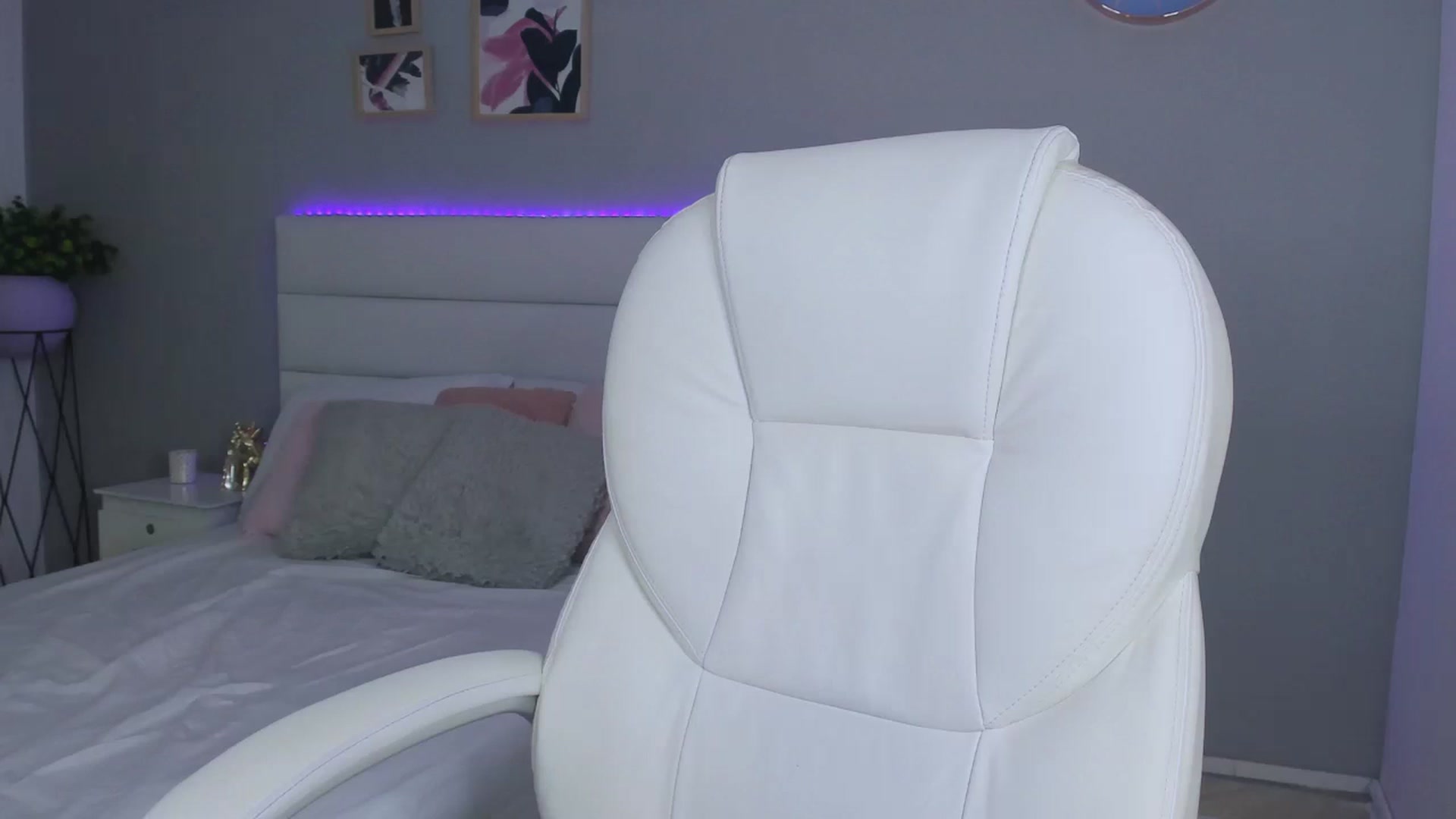 Gallery image thumbnail from Sabrinarey_'s myfreecams stream on, 11/25/2022, 20:41 image 12 of 20