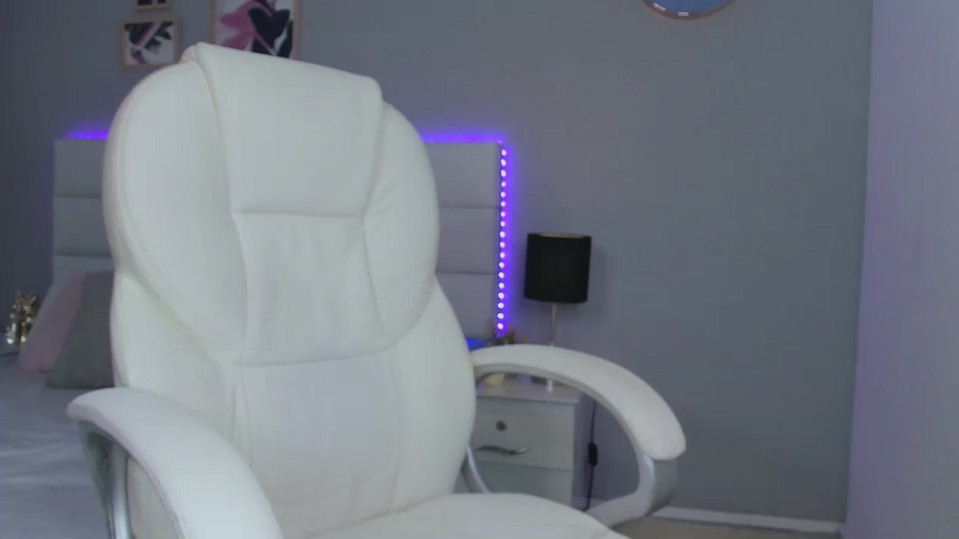 Gallery image thumbnail from Sabrinarey_'s myfreecams stream on, 12/01/2022, 08:10 image 5 of 20