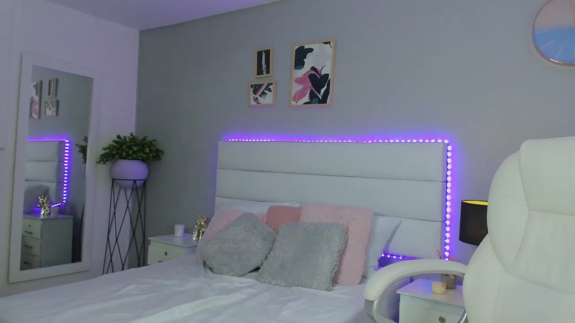 Gallery image thumbnail from Sabrinarey_'s myfreecams stream on, 11/26/2022, 21:38 image 20 of 20