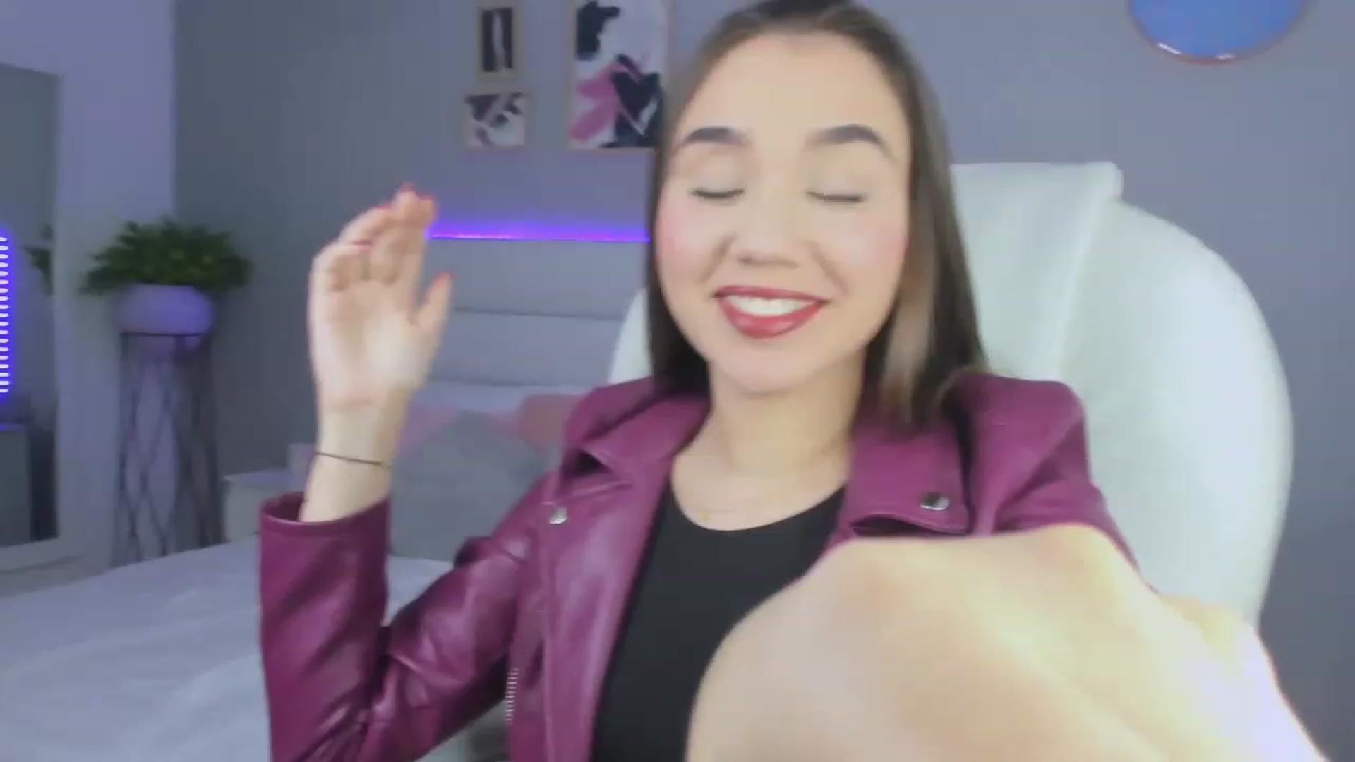 Gallery image thumbnail from Sabrinarey_'s myfreecams stream on, 11/26/2022, 21:38 image 11 of 20