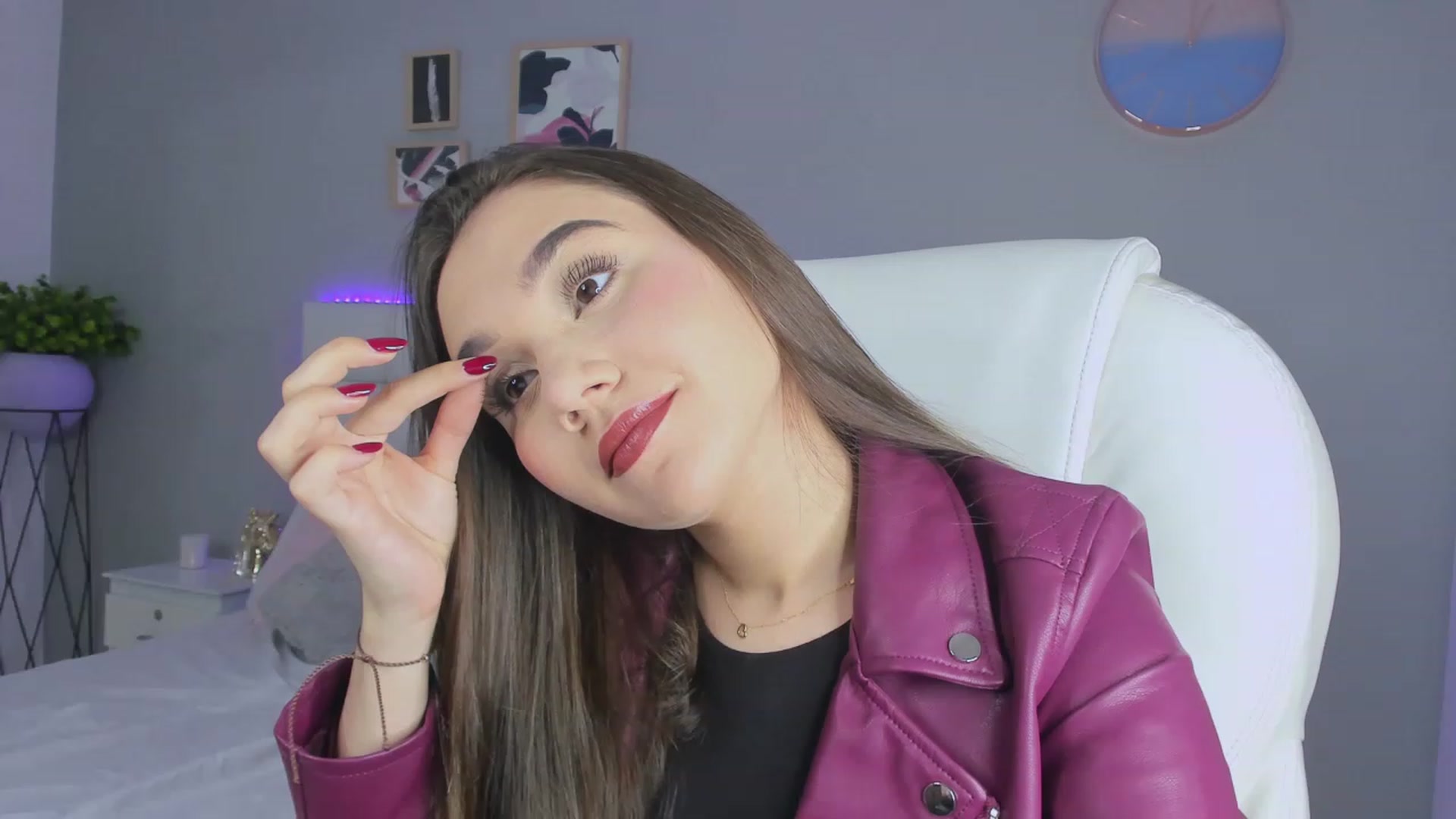Gallery image thumbnail from Sabrinarey_'s myfreecams stream on, 11/26/2022, 21:38 image 2 of 20
