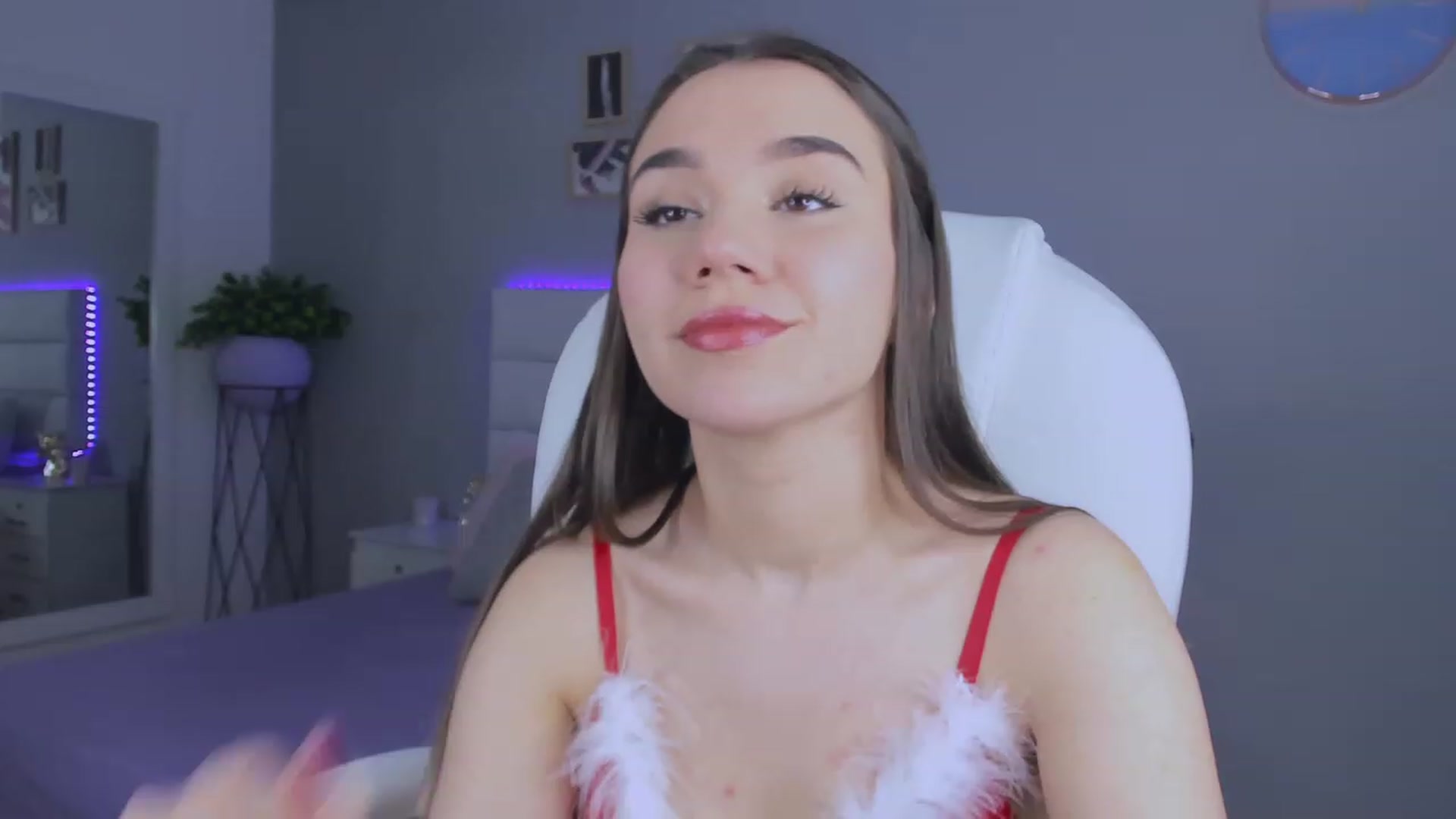 Gallery image thumbnail from Sabrinarey_'s myfreecams stream on, 12/25/2022, 16:46 image 10 of 20