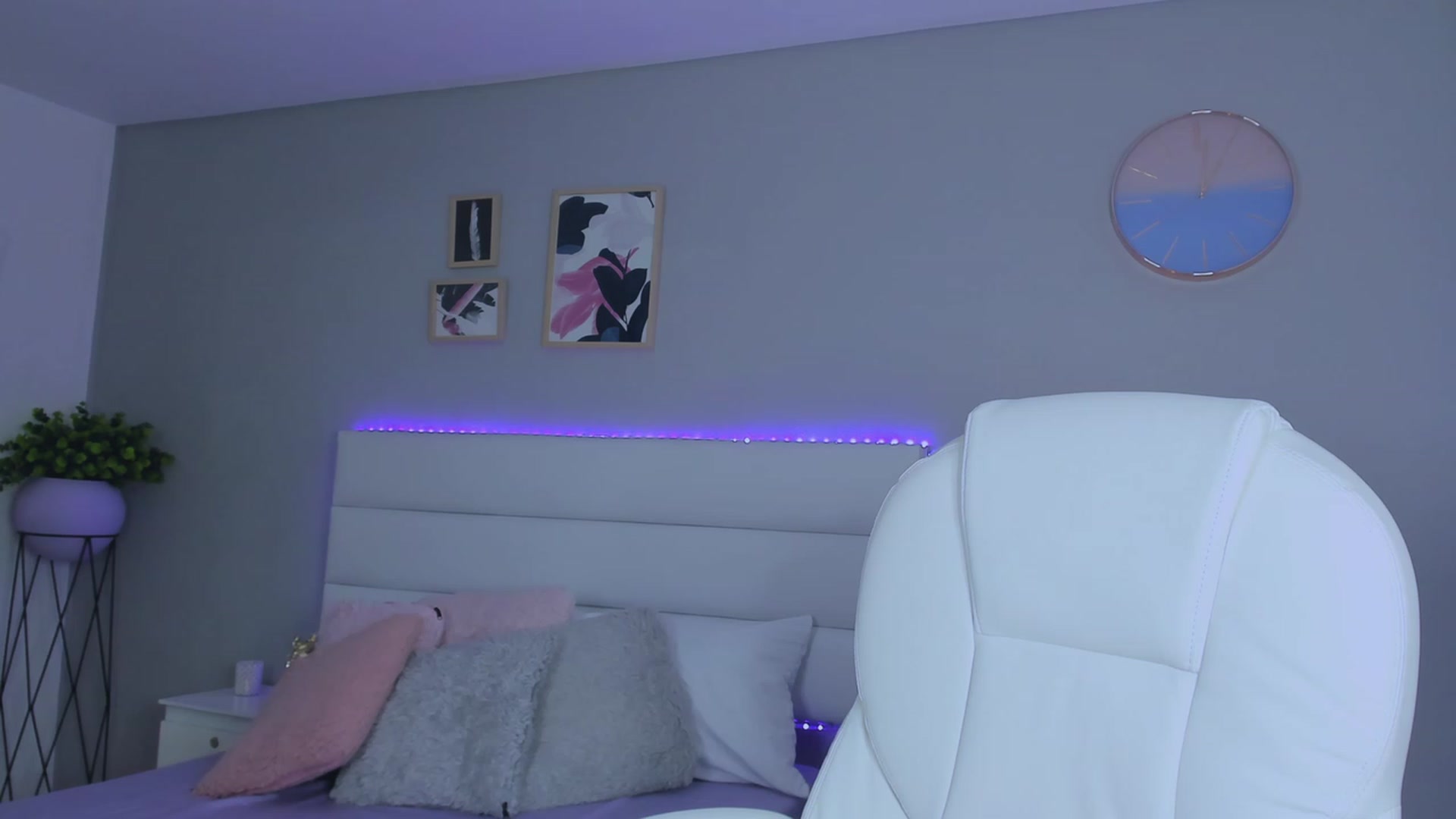 Gallery image thumbnail from Sabrinarey_'s myfreecams stream on, 01/01/2023, 16:46 image 19 of 20