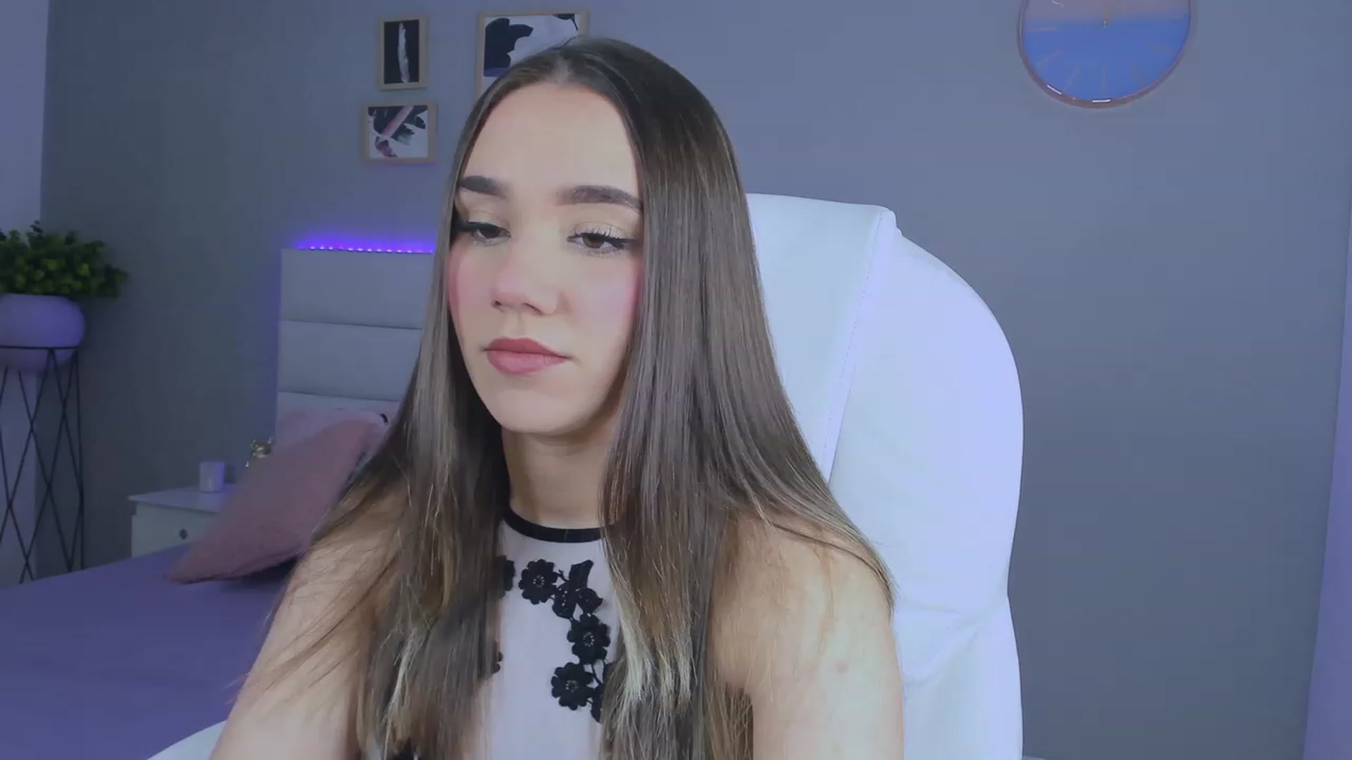 Gallery image thumbnail from Sabrinarey_'s myfreecams stream on, 01/01/2023, 16:46 image 3 of 20