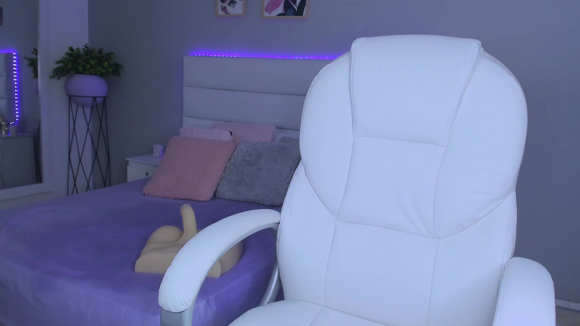 Gallery image thumbnail from Sabrinarey_'s myfreecams stream on, 01/01/2023, 21:11 image 2 of 20