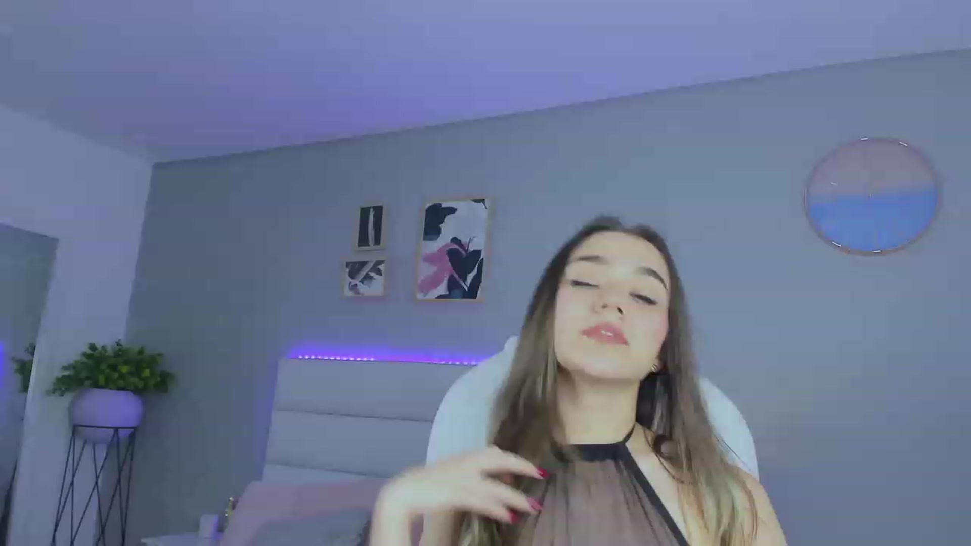Gallery image thumbnail from Sabrinarey_'s myfreecams stream on, 01/09/2023, 24:51 image 1 of 20