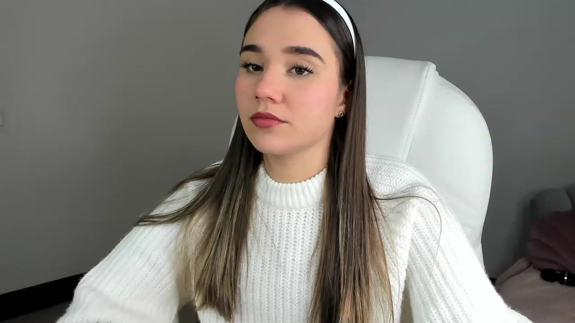 Gallery image thumbnail from Sabrinarey_'s myfreecams stream on, 03/20/2023, 16:54 image 19 of 20
