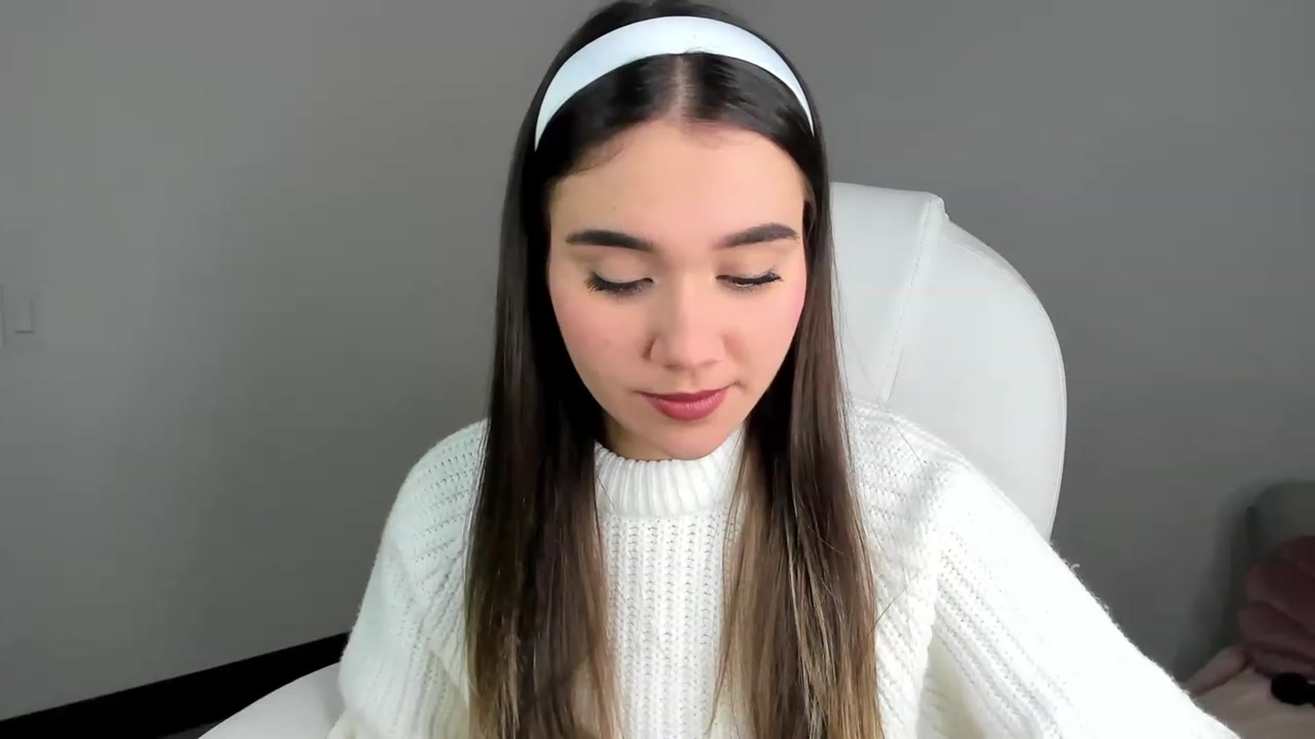 Gallery image thumbnail from Sabrinarey_'s myfreecams stream on, 03/20/2023, 16:54 image 15 of 20