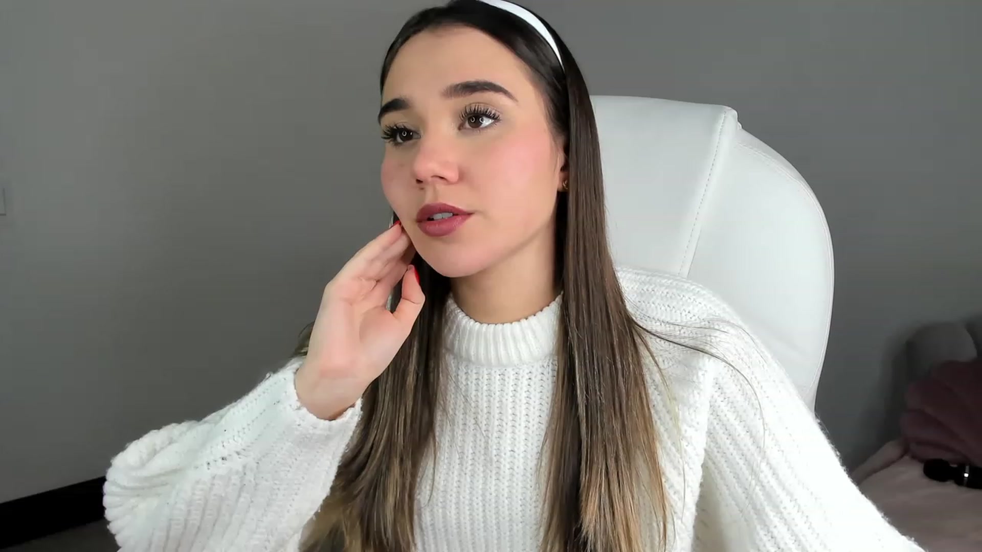 Gallery image thumbnail from Sabrinarey_'s myfreecams stream on, 03/20/2023, 16:54 image 20 of 20