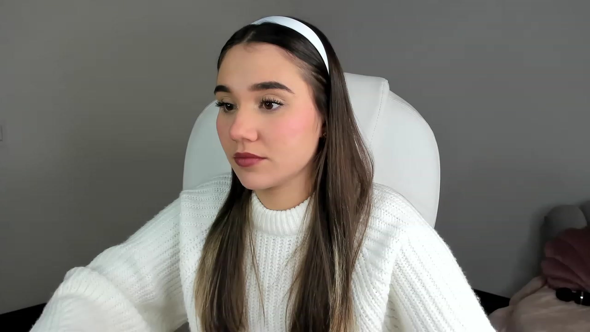Gallery image thumbnail from Sabrinarey_'s myfreecams stream on, 03/20/2023, 16:54 image 4 of 20