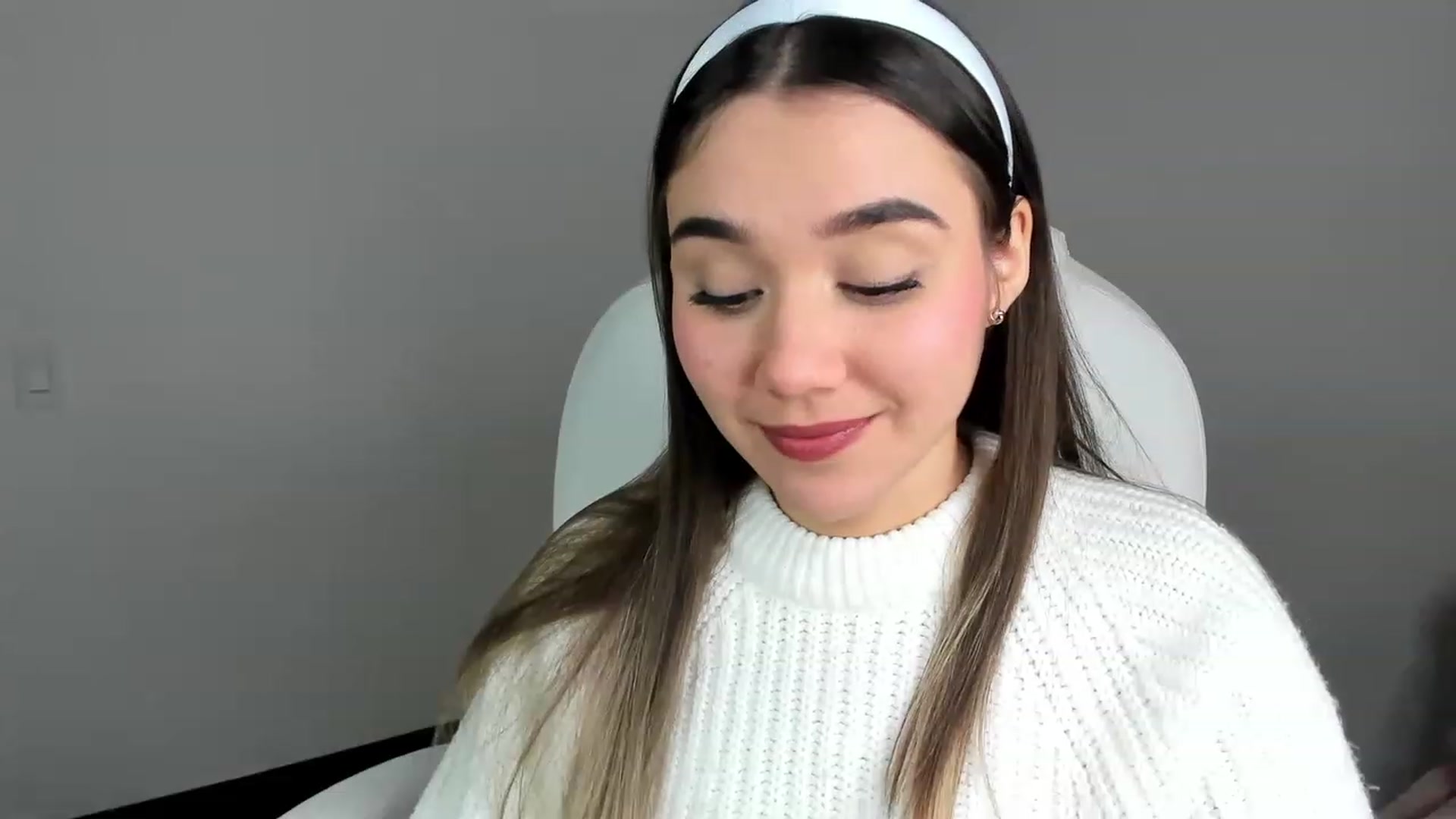 Gallery image thumbnail from Sabrinarey_'s myfreecams stream on, 03/20/2023, 16:54 image 14 of 20