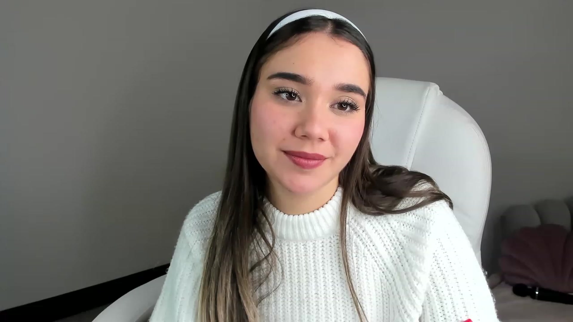Gallery image thumbnail from Sabrinarey_'s myfreecams stream on, 03/20/2023, 18:29 image 16 of 20