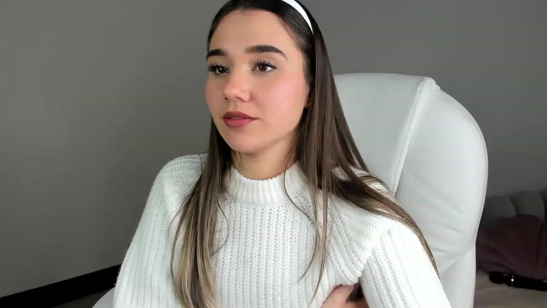 Gallery image thumbnail from Sabrinarey_'s myfreecams stream on, 03/20/2023, 18:29 image 18 of 20