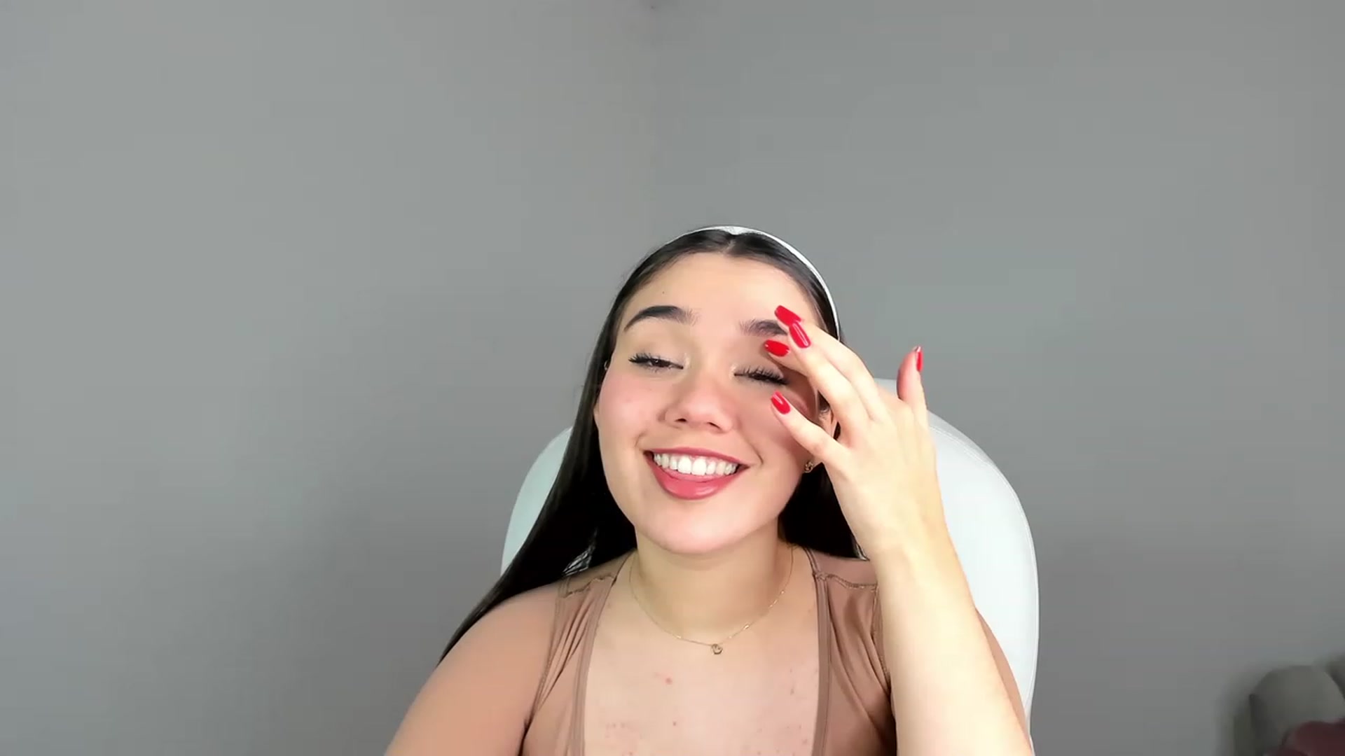 Gallery image thumbnail from Sabrinarey_'s myfreecams stream on, 03/20/2023, 18:29 image 2 of 20