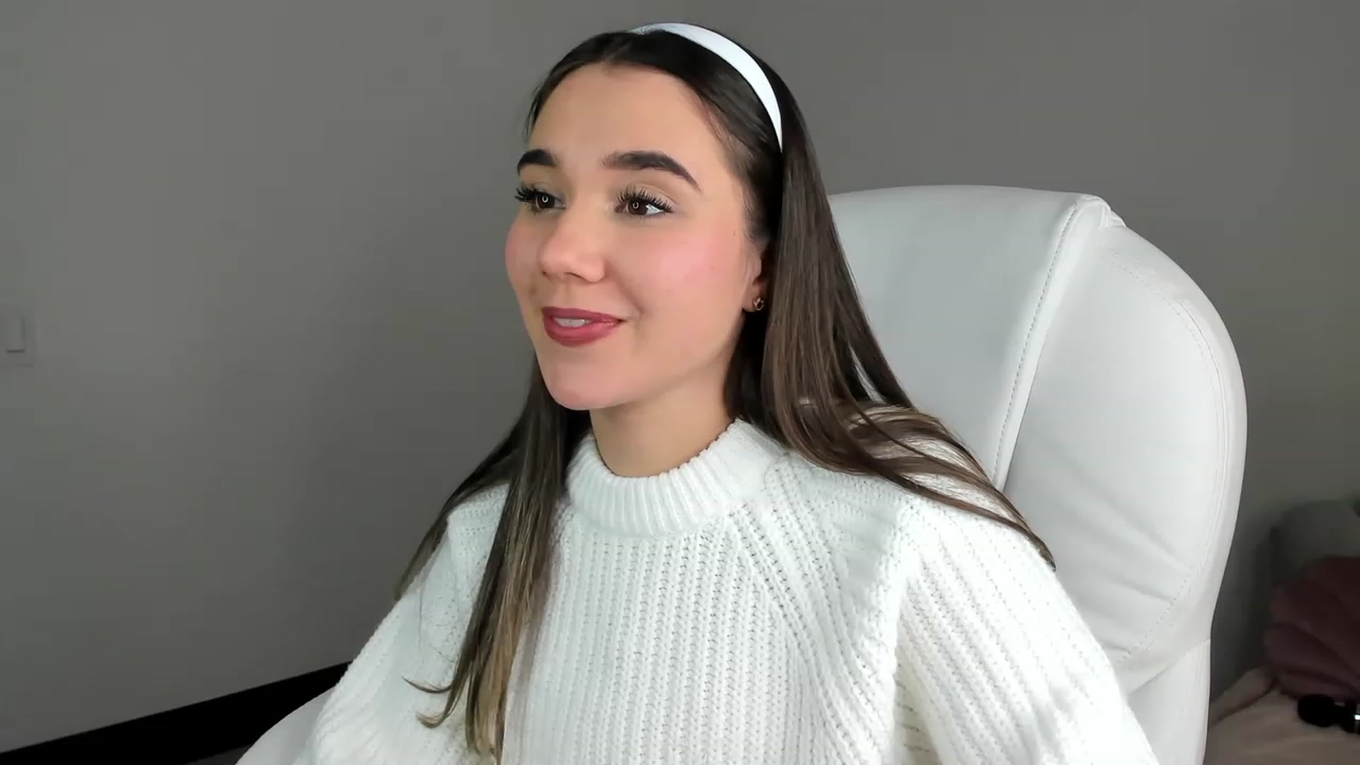 Gallery image thumbnail from Sabrinarey_'s myfreecams stream on, 03/20/2023, 18:29 image 5 of 20