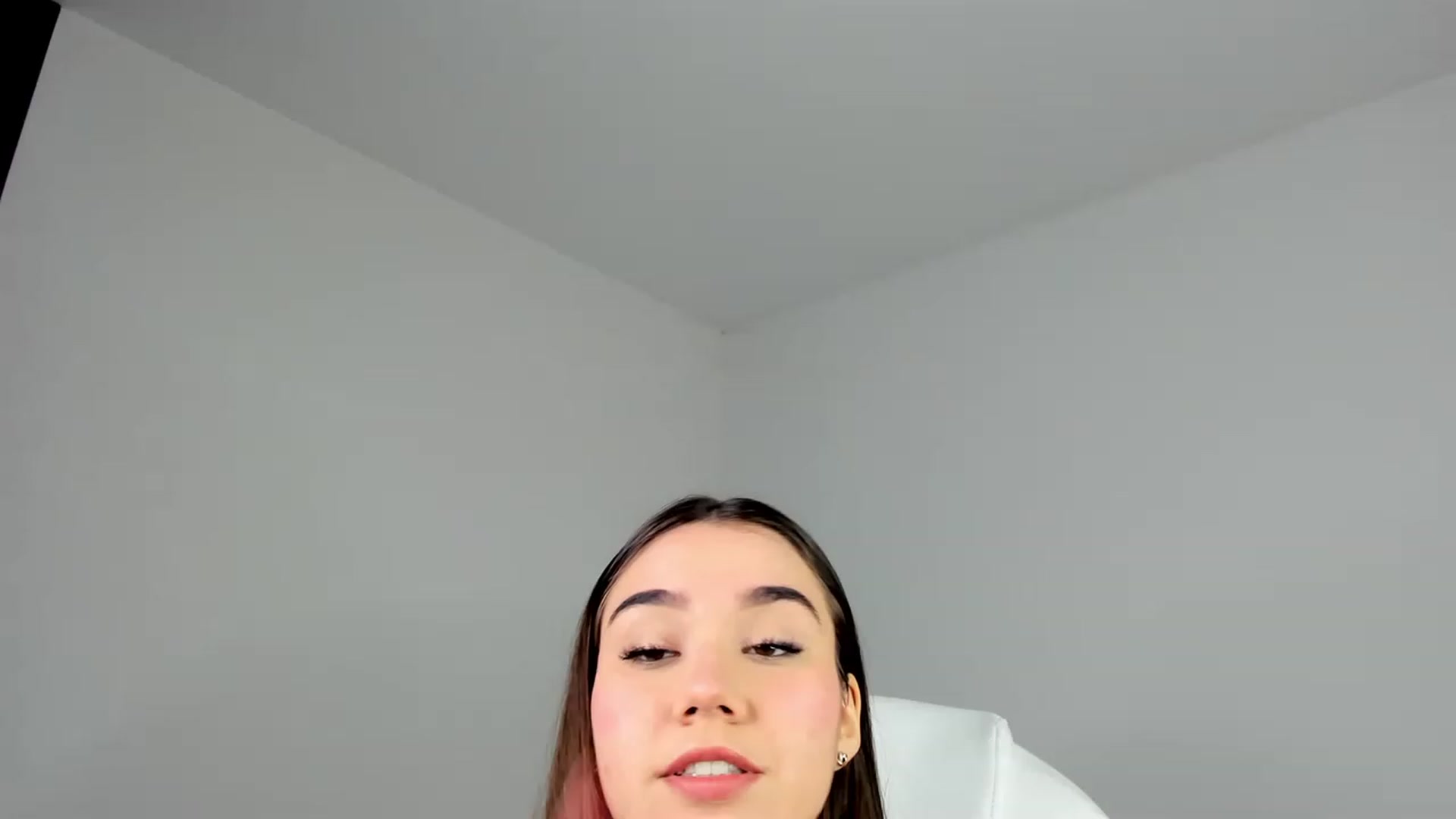 Gallery image thumbnail from Sabrinarey_'s myfreecams stream on, 03/21/2023, 14:14 image 12 of 20