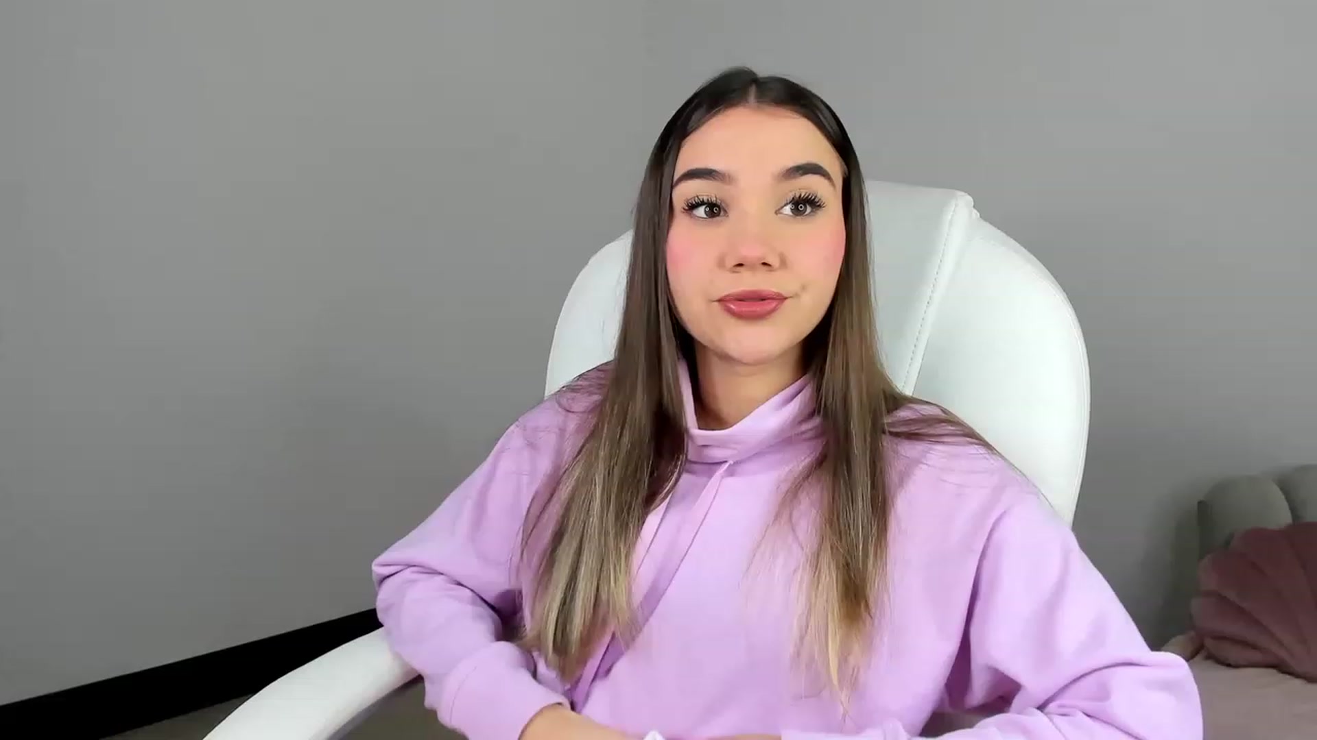 Gallery image thumbnail from Sabrinarey_'s myfreecams stream on, 03/21/2023, 14:14 image 18 of 20
