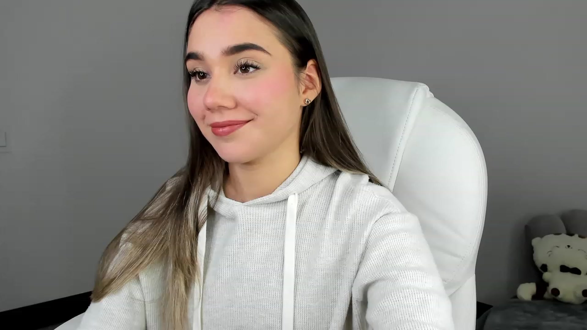 Gallery image thumbnail from Sabrinarey_'s myfreecams stream on, 03/22/2023, 18:10 image 6 of 20
