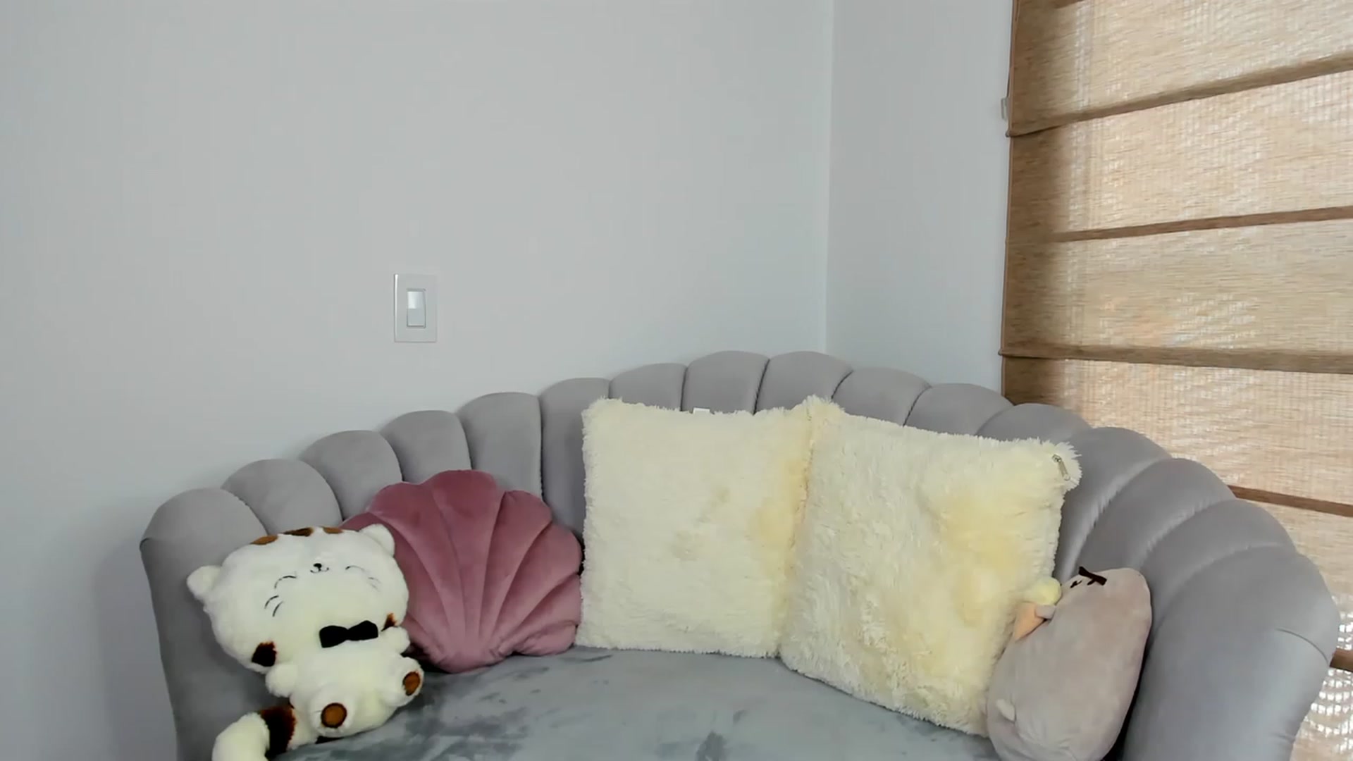 Gallery image thumbnail from Sabrinarey_'s myfreecams stream on, 03/22/2023, 18:10 image 5 of 20