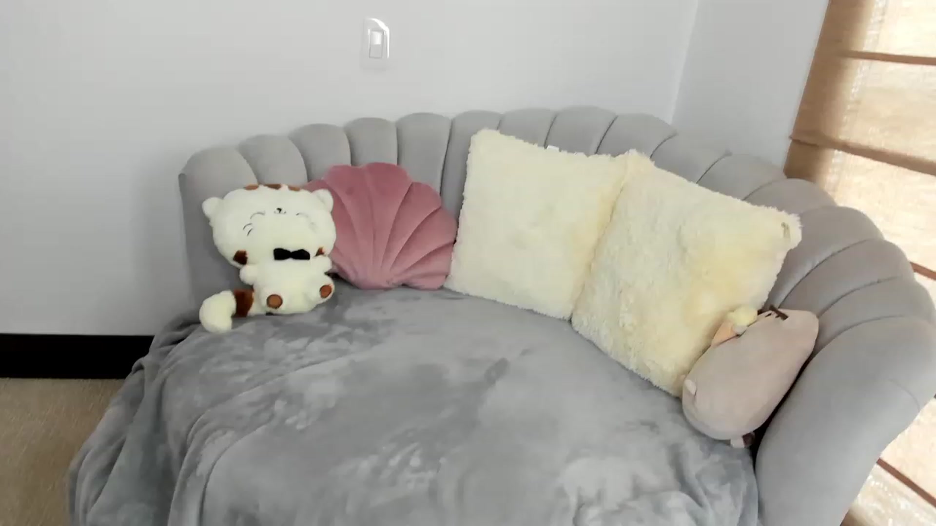 Gallery image thumbnail from Sabrinarey_'s myfreecams stream on, 03/22/2023, 18:10 image 10 of 20