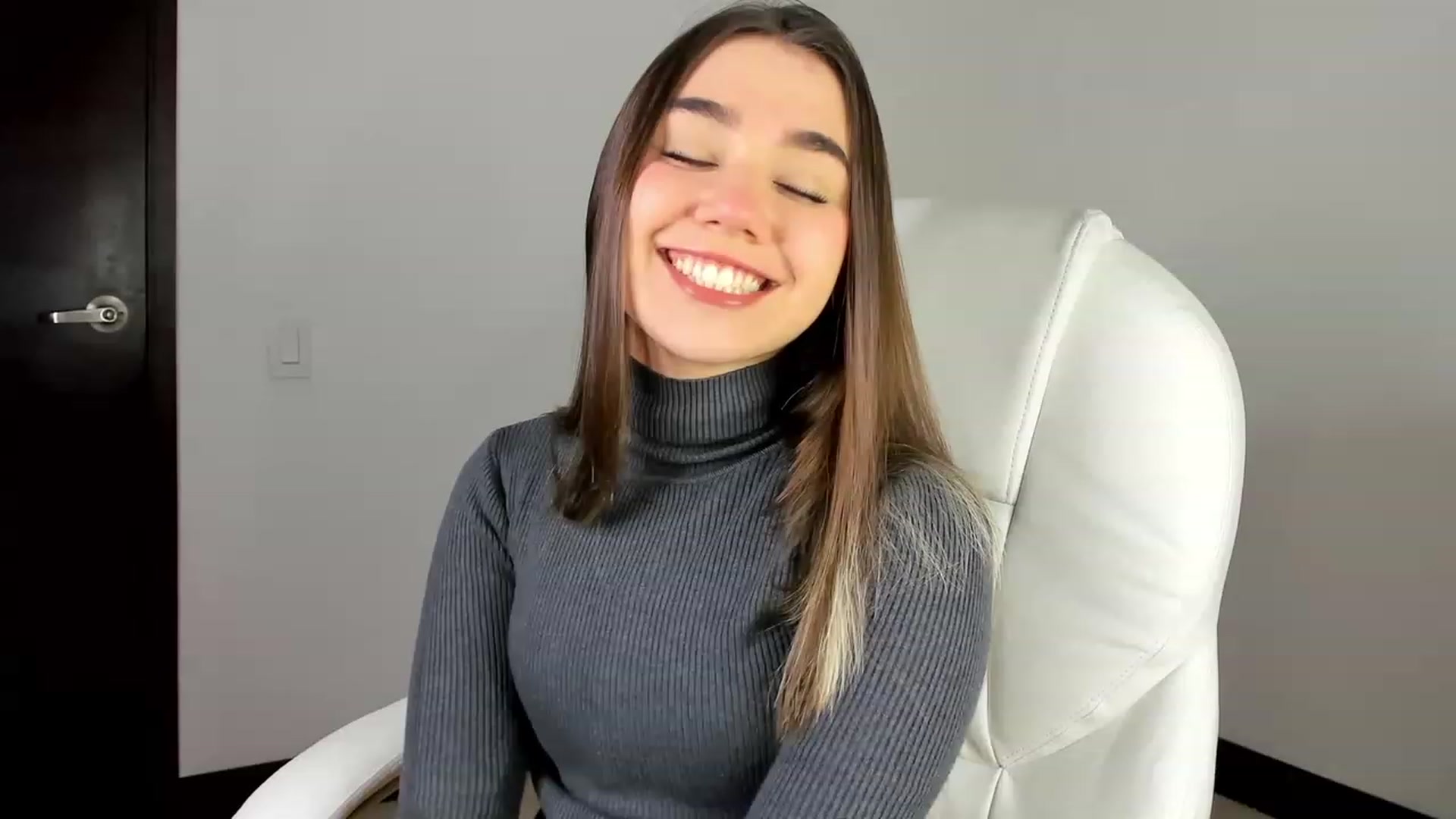 Gallery image thumbnail from Sabrinarey_'s myfreecams stream on, 03/26/2023, 13:06 image 20 of 20