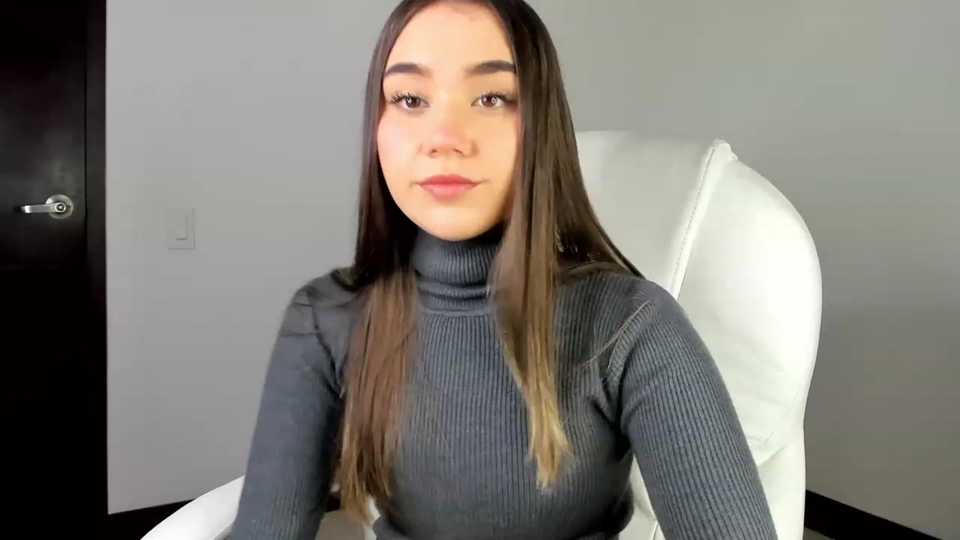 Gallery image thumbnail from Sabrinarey_'s myfreecams stream on, 03/26/2023, 13:06 image 14 of 20