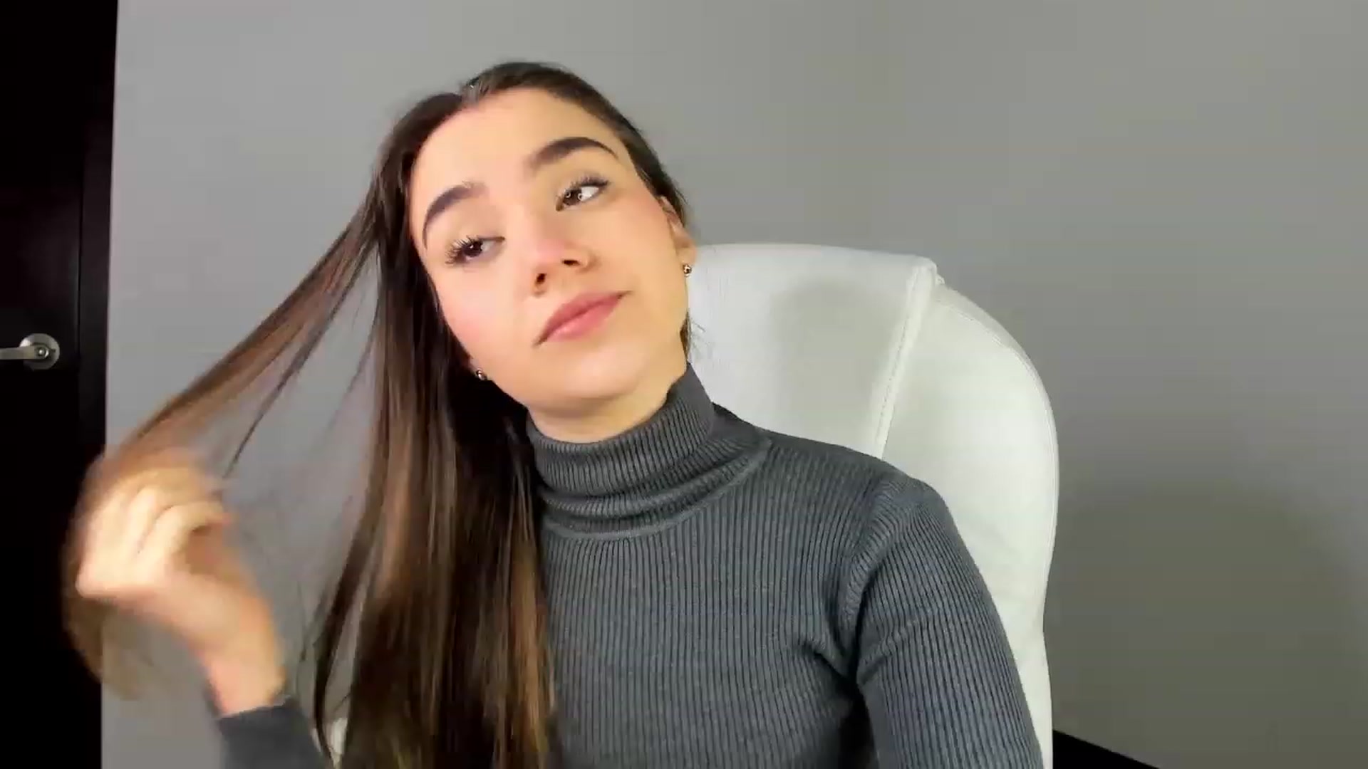 Gallery image thumbnail from Sabrinarey_'s myfreecams stream on, 03/26/2023, 13:06 image 8 of 20