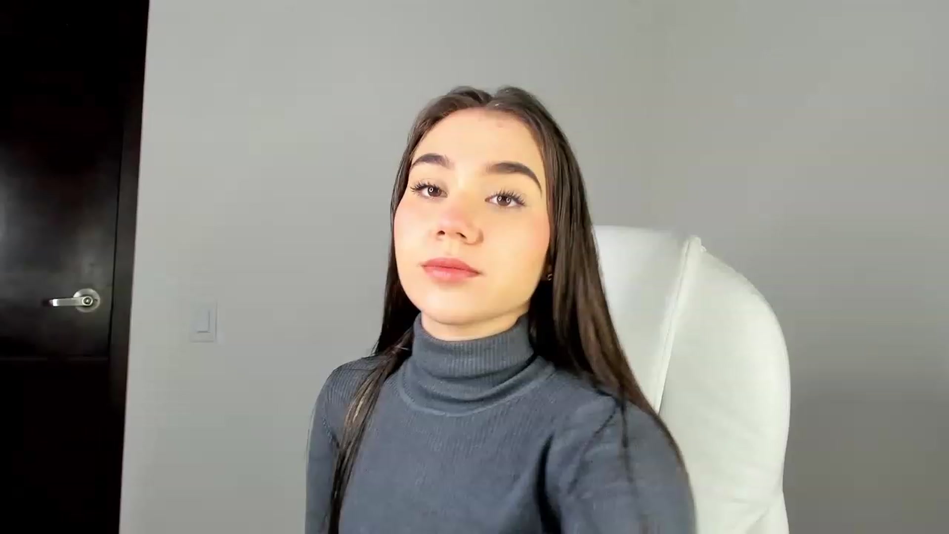 Gallery image thumbnail from Sabrinarey_'s myfreecams stream on, 03/26/2023, 13:06 image 7 of 20