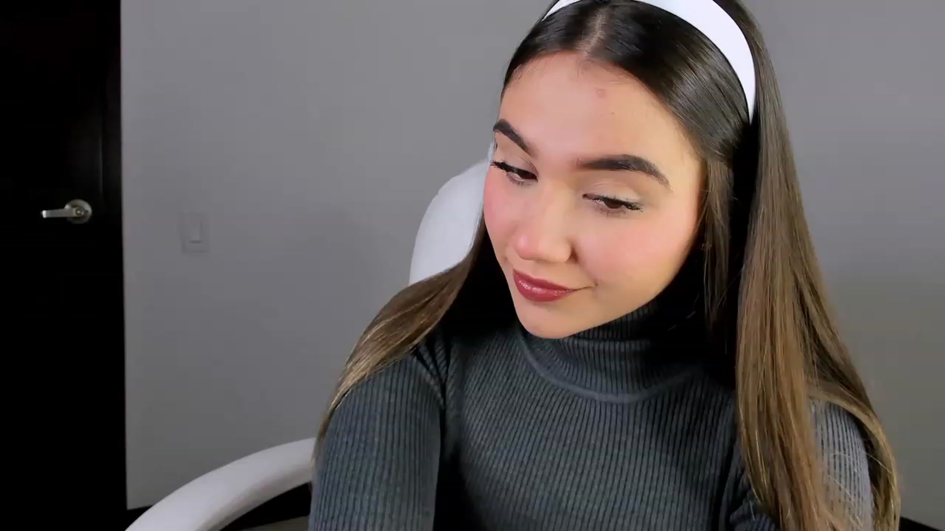Gallery image thumbnail from Sabrinarey_'s myfreecams stream on, 03/26/2023, 15:37 image 1 of 20