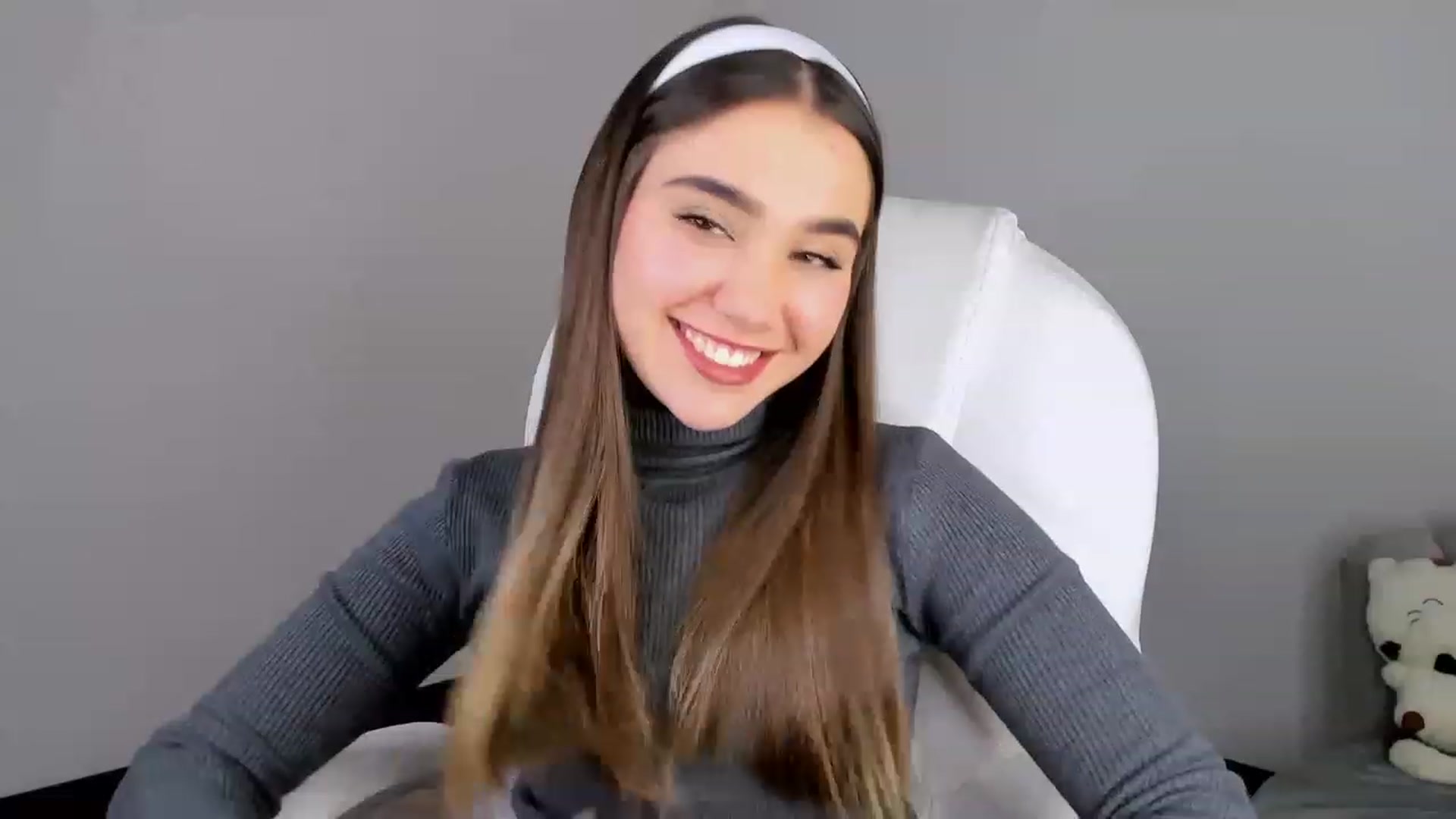 Gallery image thumbnail from Sabrinarey_'s myfreecams stream on, 03/26/2023, 18:24 image 16 of 20