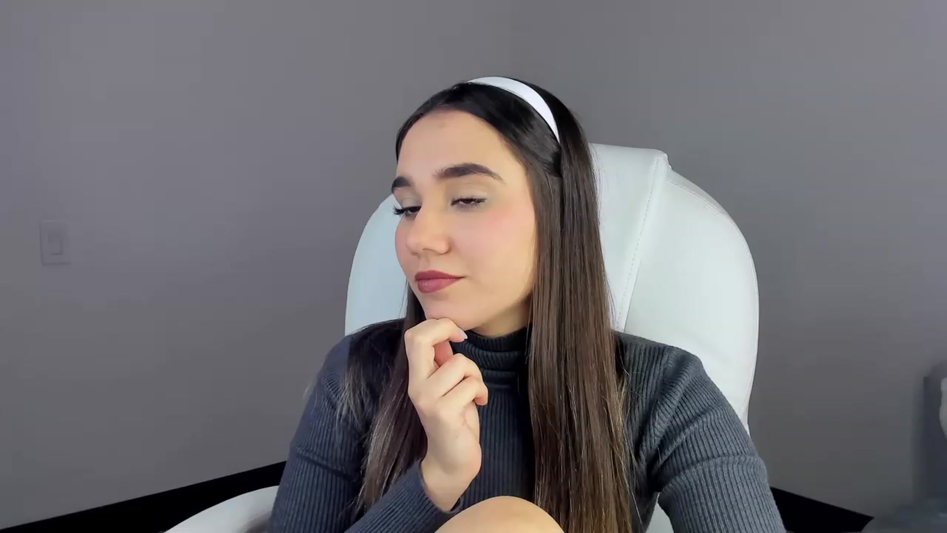 Gallery image thumbnail from Sabrinarey_'s myfreecams stream on, 03/26/2023, 18:24 image 2 of 20