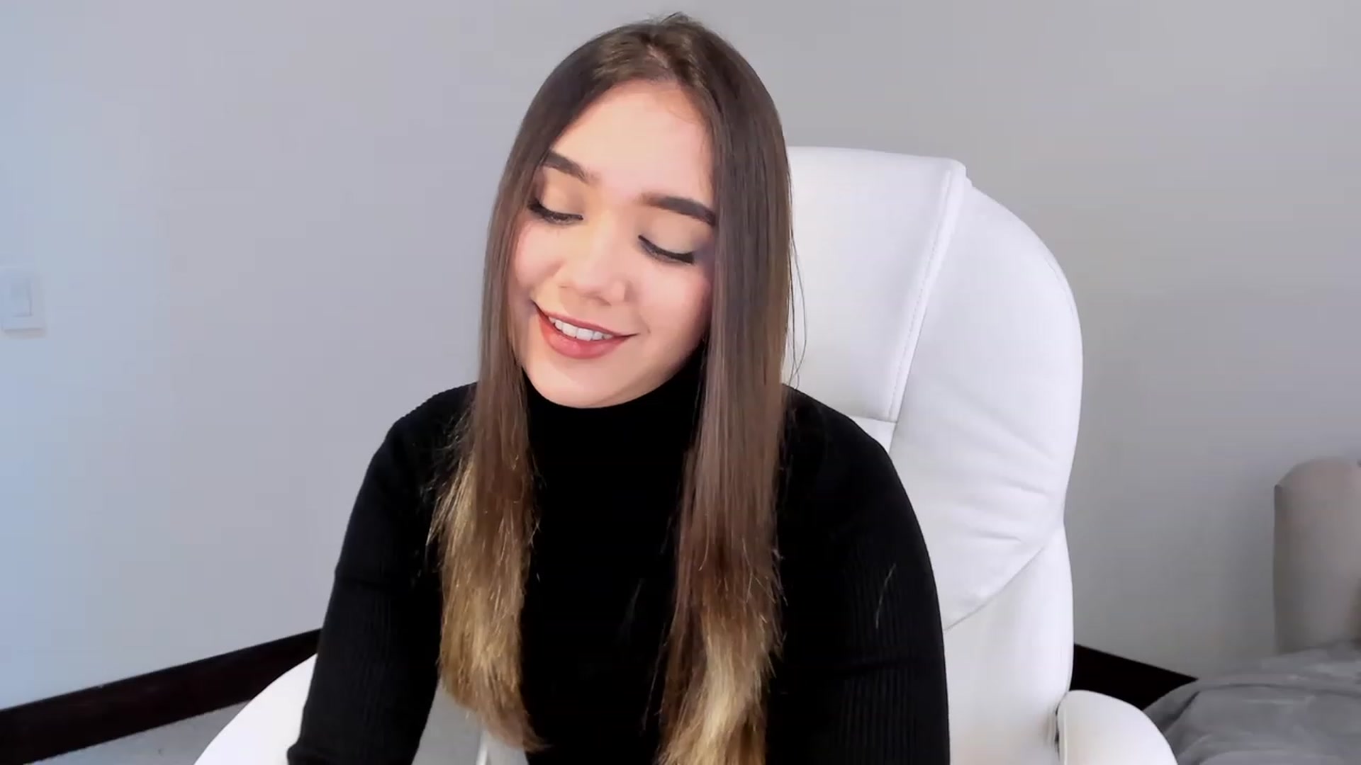 Gallery image thumbnail from Sabrinarey_'s myfreecams stream on, 03/27/2023, 13:28 image 6 of 20