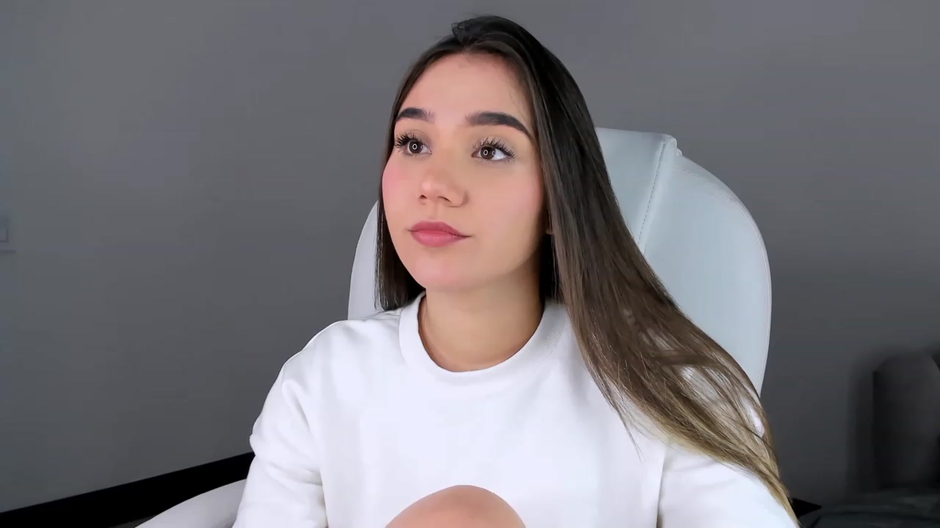 Gallery image thumbnail from Sabrinarey_'s myfreecams stream on, 03/27/2023, 16:09 image 18 of 20