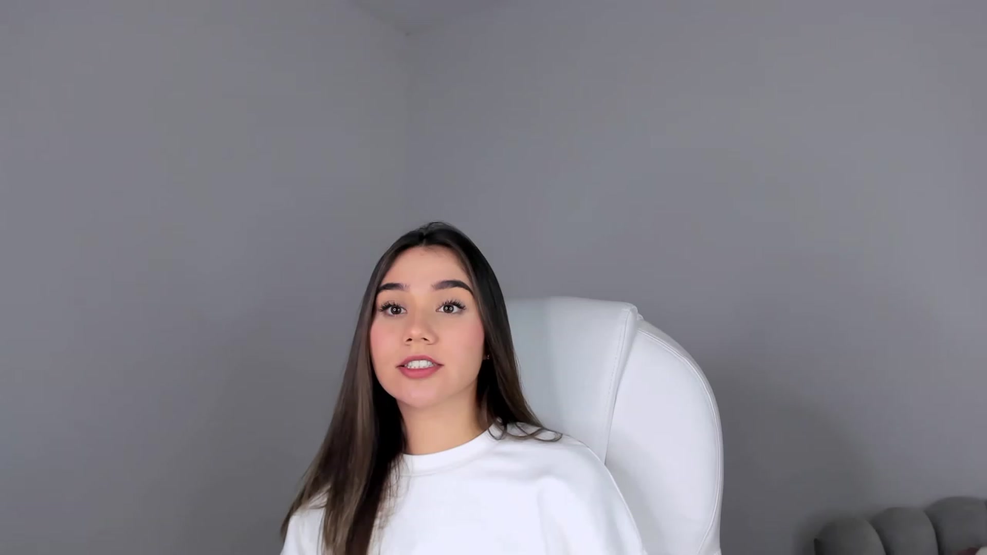 Gallery image thumbnail from Sabrinarey_'s myfreecams stream on, 03/27/2023, 16:09 image 4 of 20