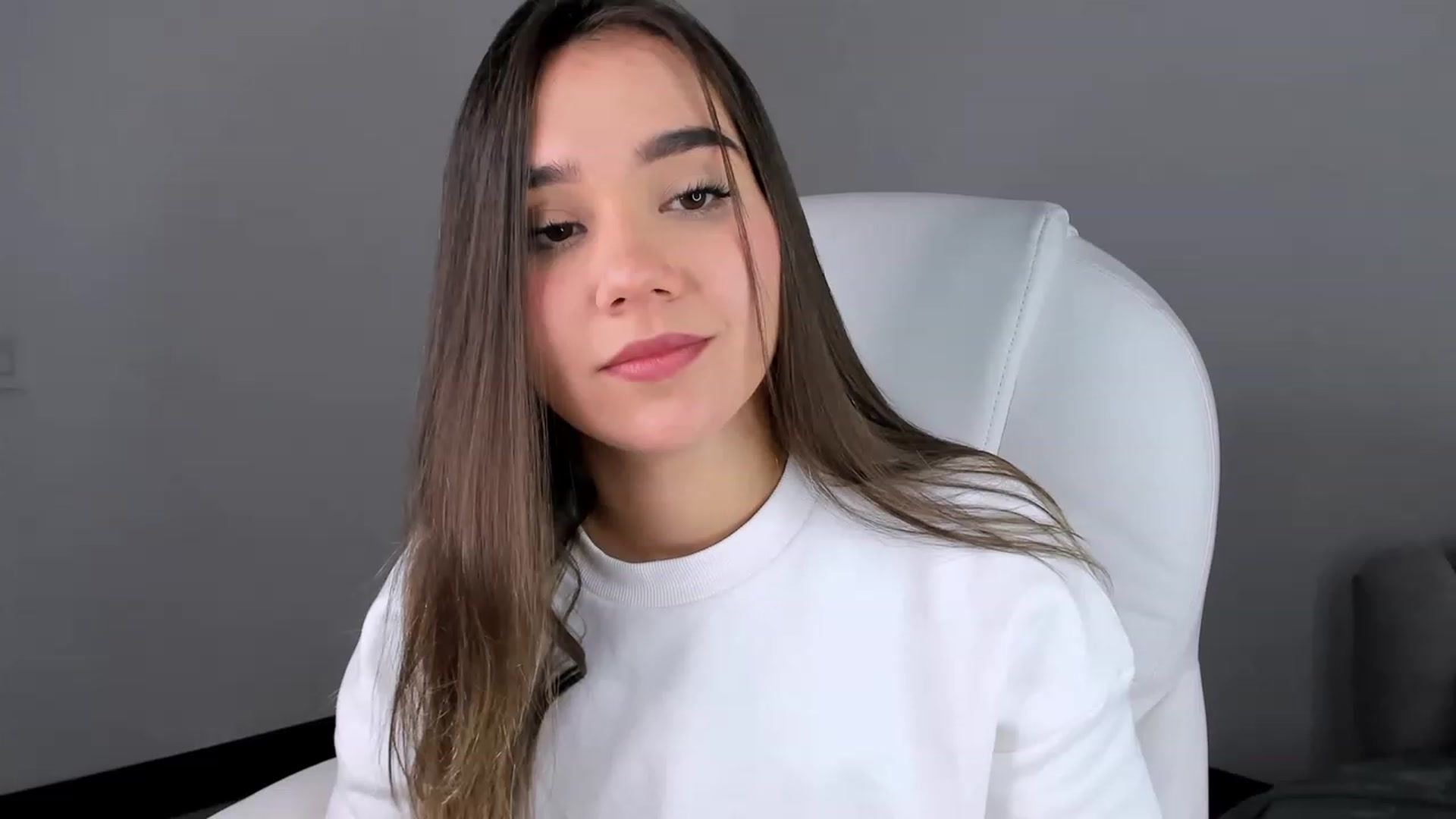 Gallery image thumbnail from Sabrinarey_'s myfreecams stream on, 03/27/2023, 16:09 image 17 of 20