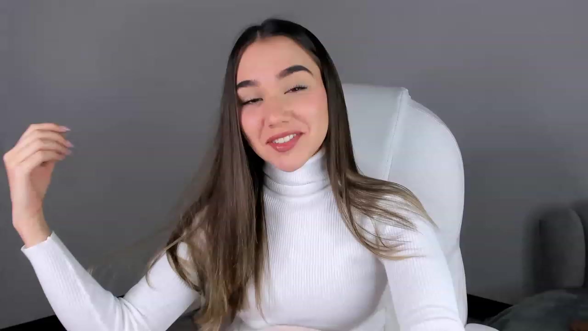 Gallery image thumbnail from Sabrinarey_'s myfreecams stream on, 03/28/2023, 15:20 image 14 of 20