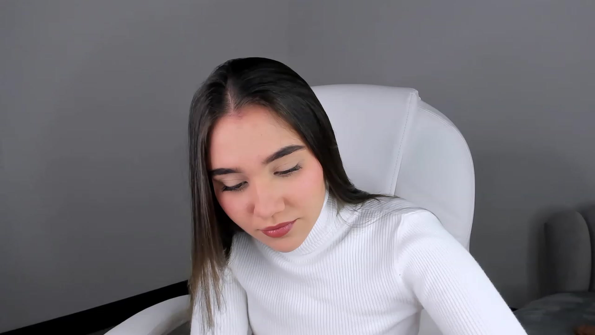 Gallery image thumbnail from Sabrinarey_'s myfreecams stream on, 03/28/2023, 15:20 image 8 of 20