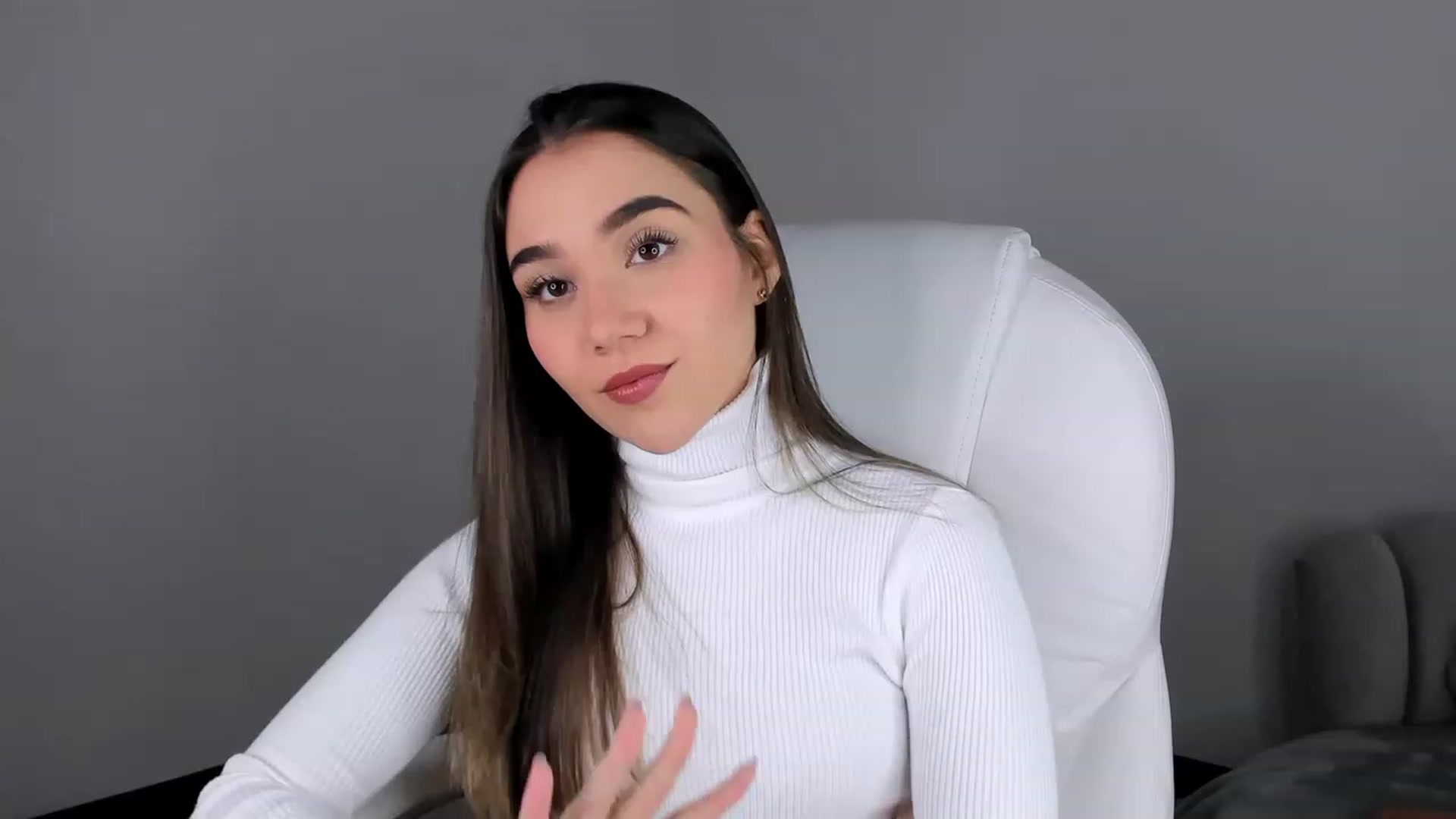 Gallery image thumbnail from Sabrinarey_'s myfreecams stream on, 03/28/2023, 15:20 image 2 of 20