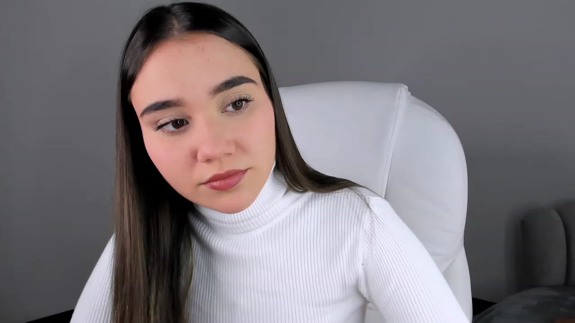 Gallery image thumbnail from Sabrinarey_'s myfreecams stream on, 03/28/2023, 17:29 image 1 of 20