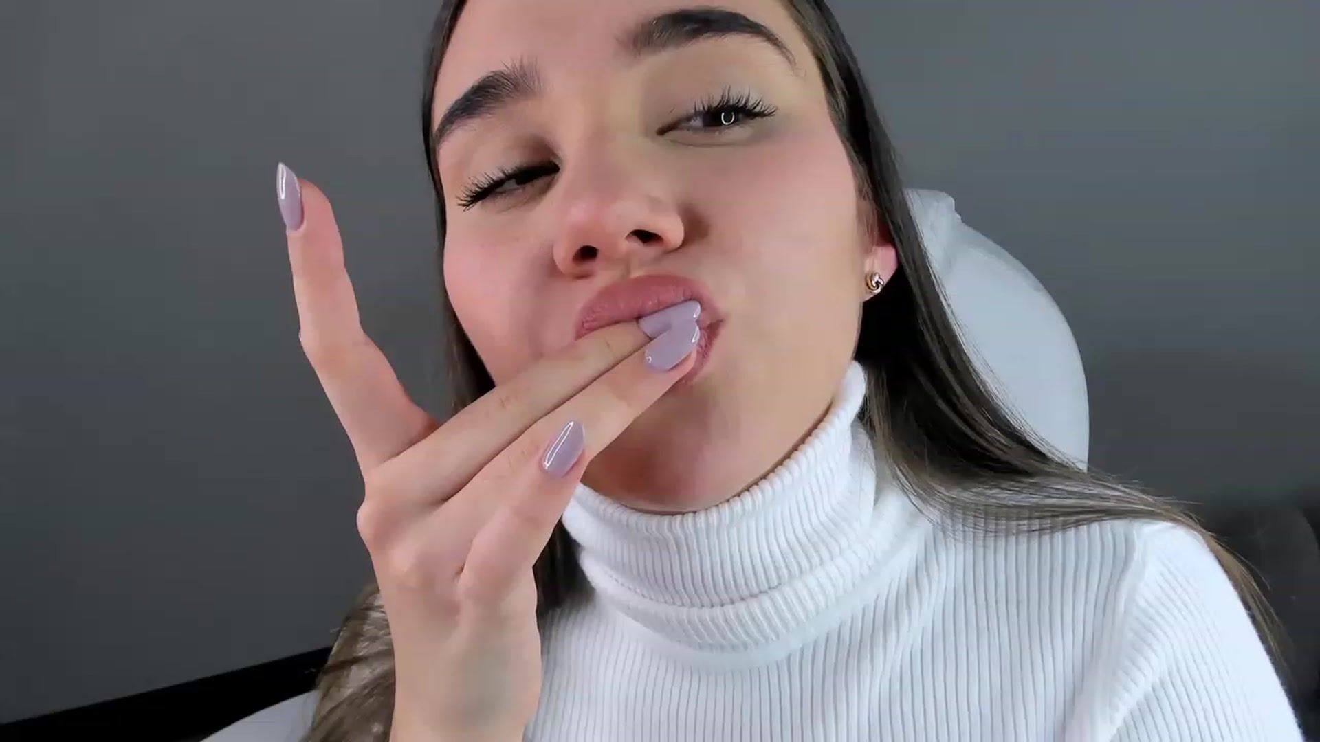 Gallery image thumbnail from Sabrinarey_'s myfreecams stream on, 03/28/2023, 17:29 image 18 of 20
